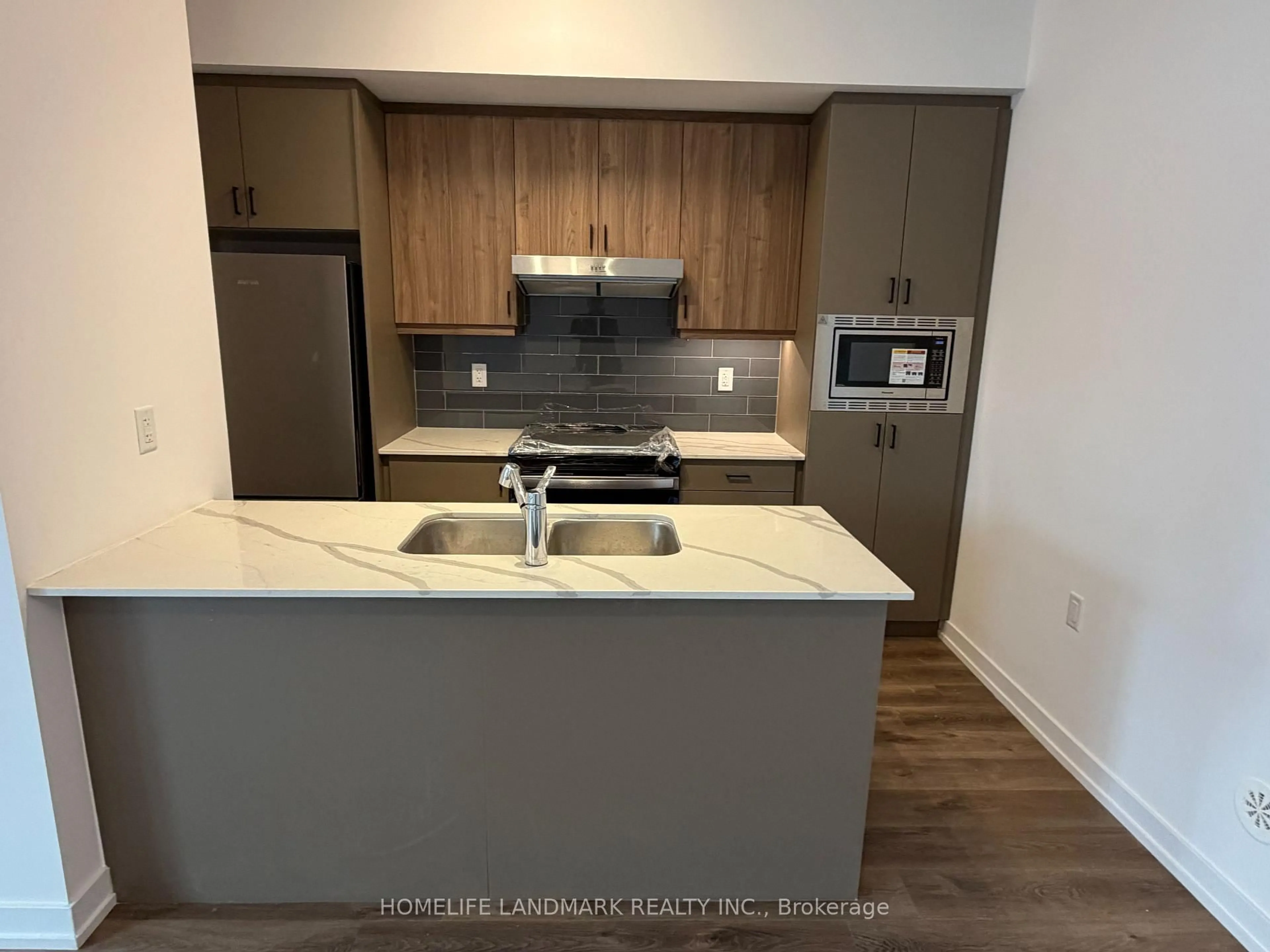 Standard kitchen, unknown for 3 Bancroft Lane #220, Richmond Hill Ontario L4E 1M1