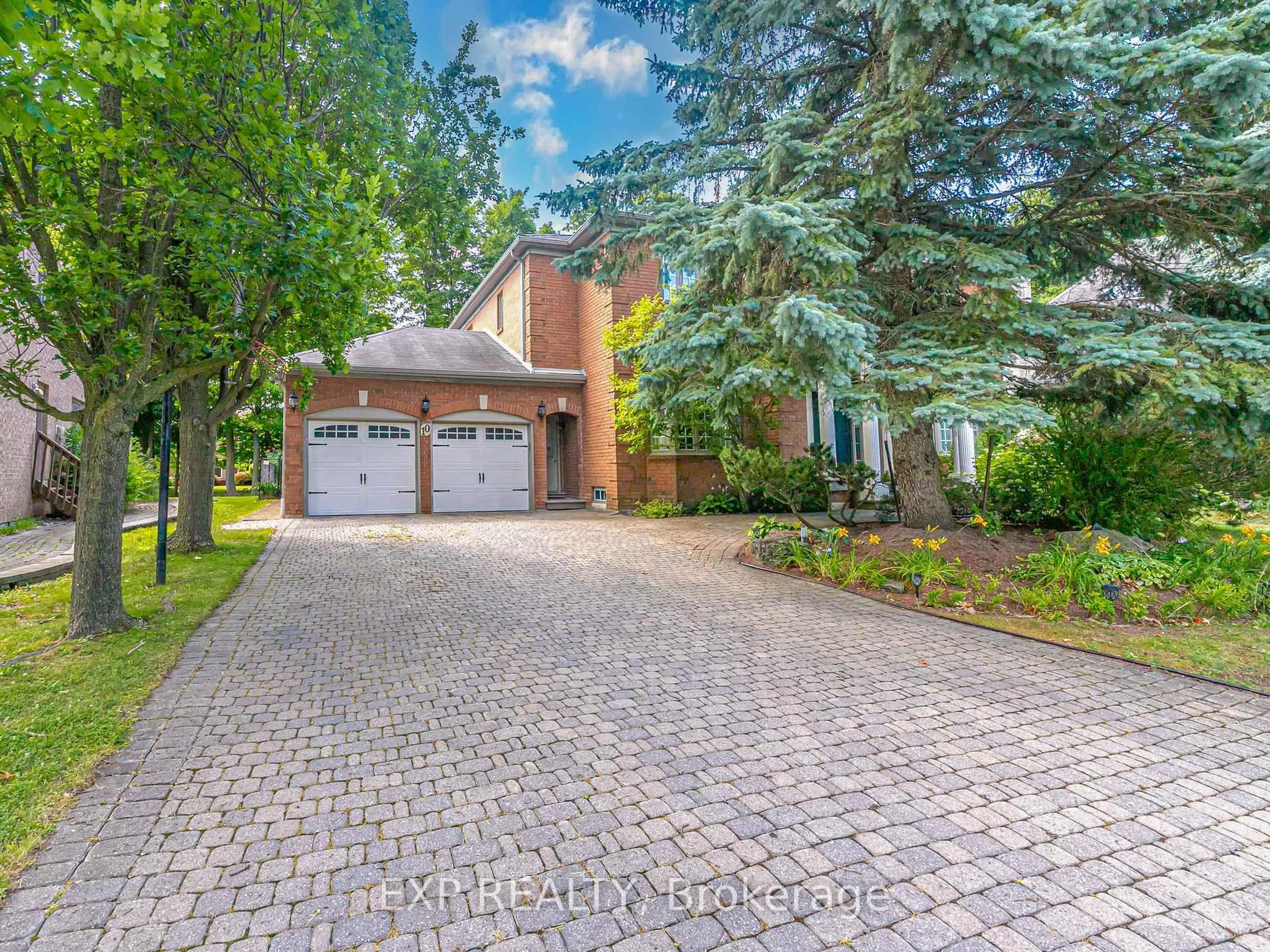 Home with brick exterior material, street for 10 Edmund Cres, Richmond Hill Ontario L4B 2X9