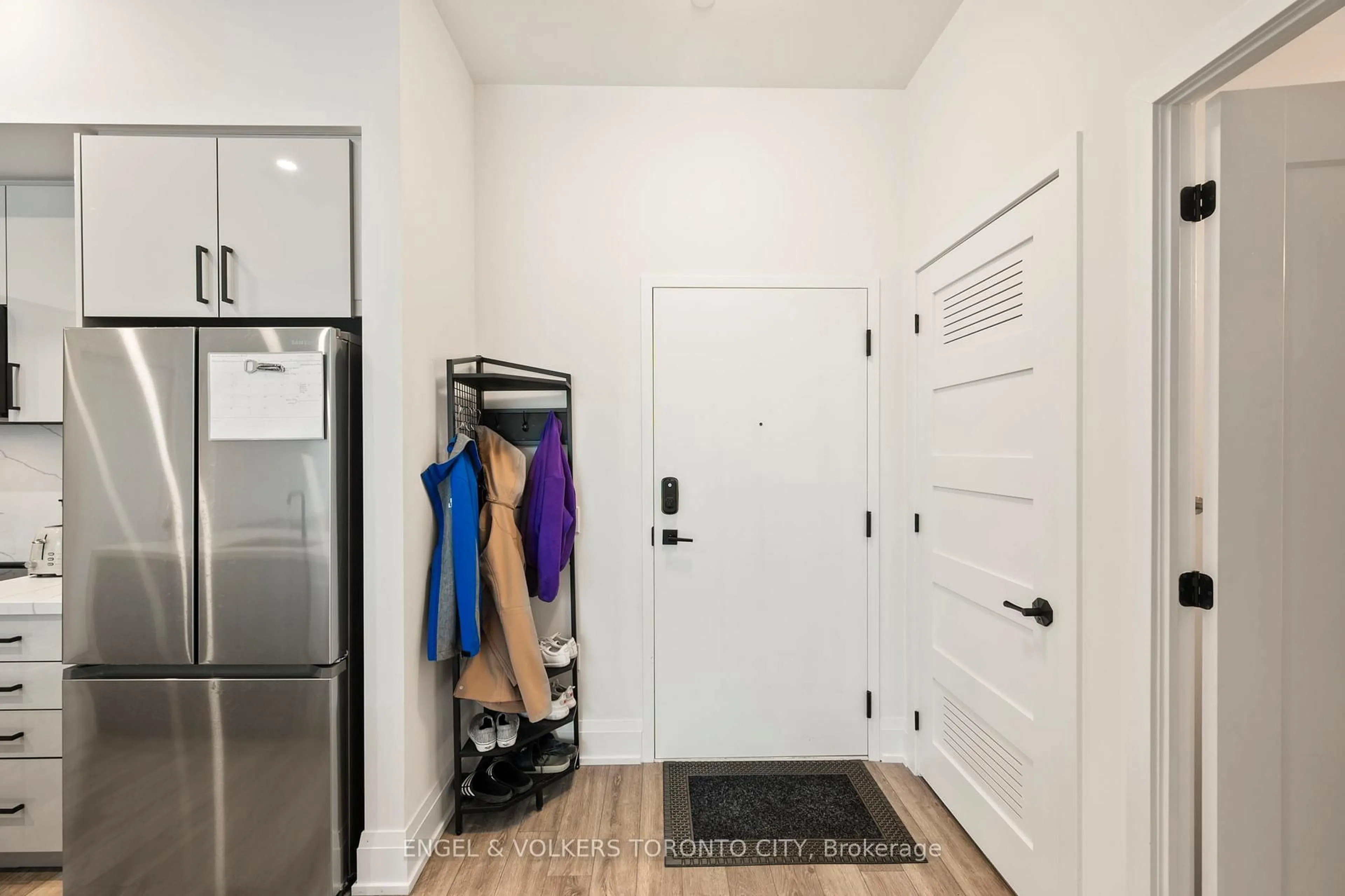Indoor entryway for 415 Sea Ray Ave #128, Innisfil Ontario L9S 2P7