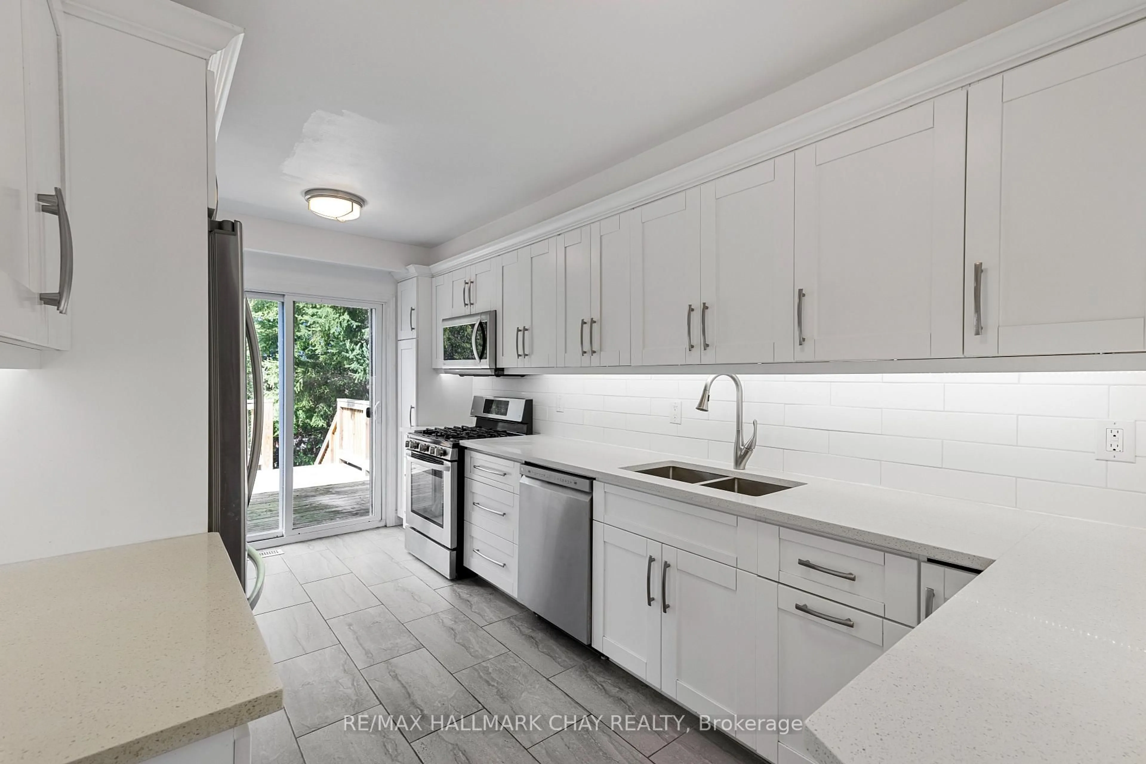 Unknown for 492 Britannia Ave, Bradford West Gwillimbury Ontario L3Z 1A7