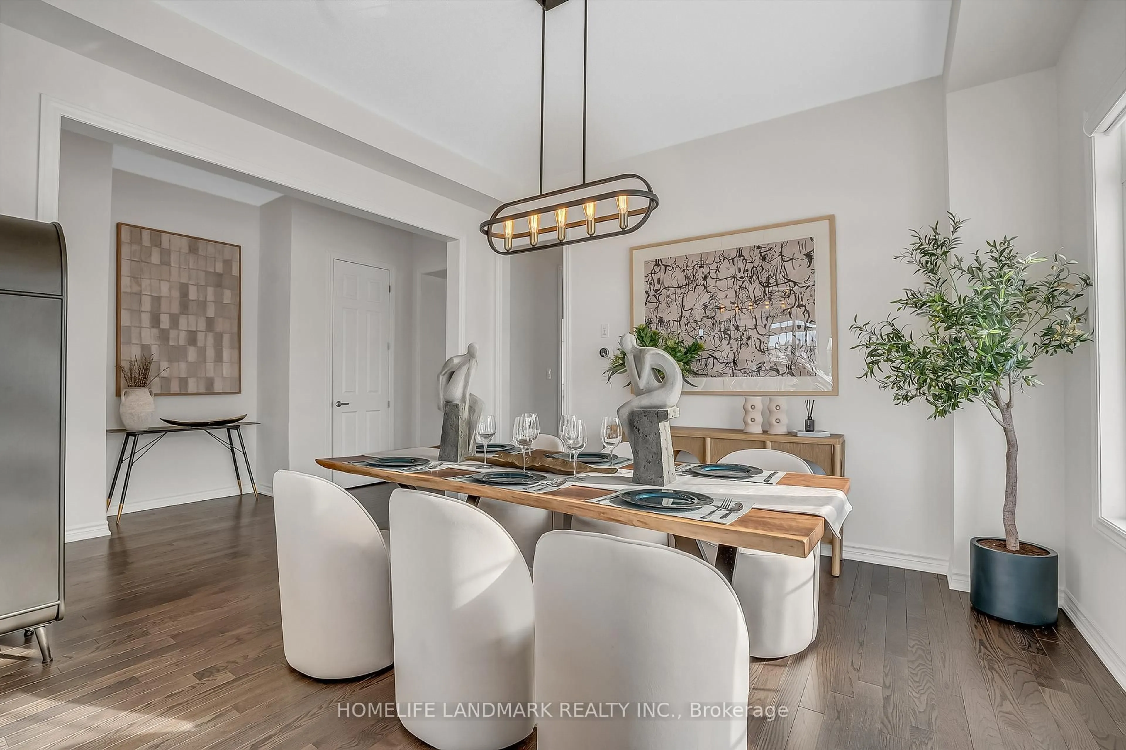 Dining room, unknown for 329 Danny Wheeler Blvd, Georgina Ontario L4P 0K1