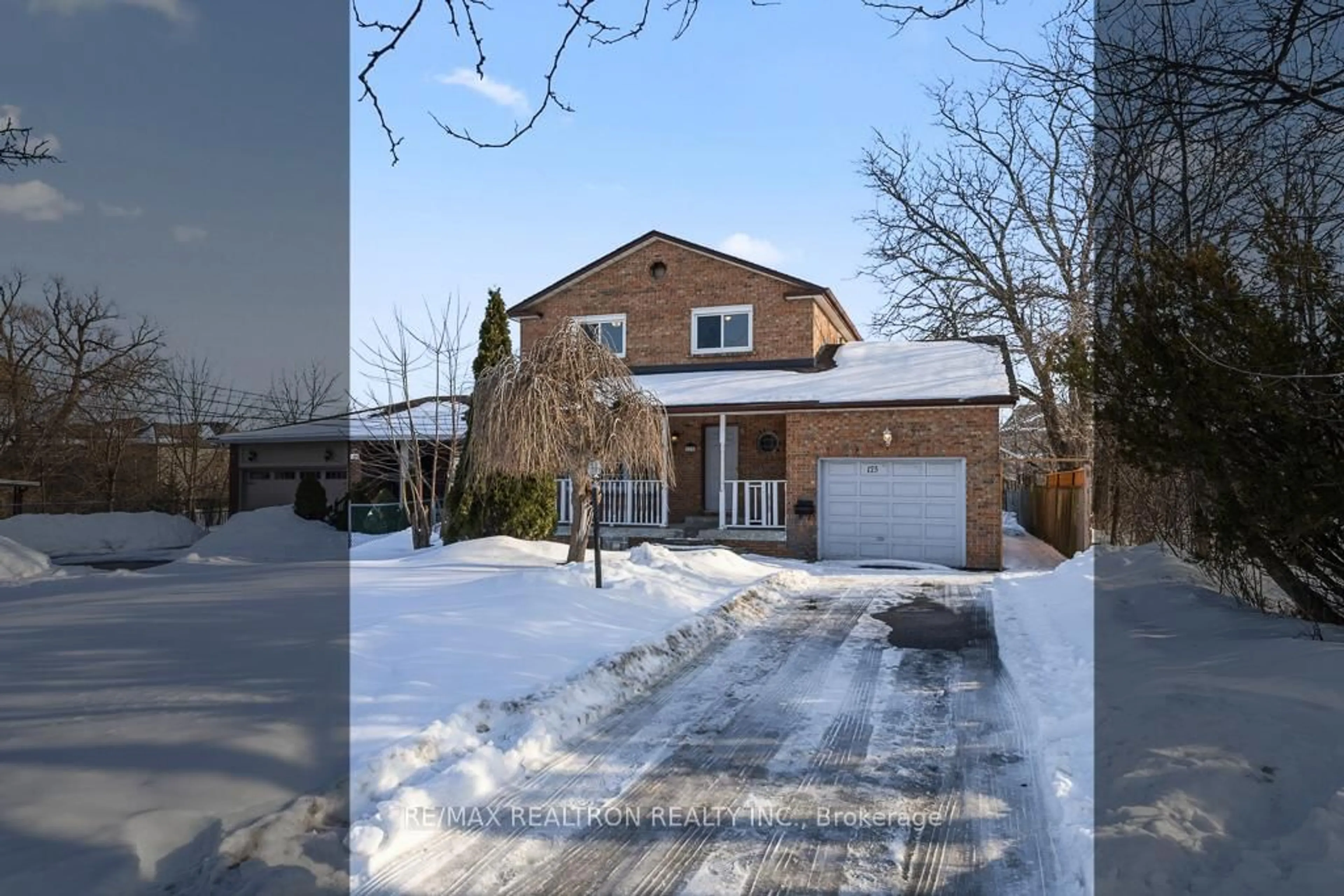 A pic from outside/outdoor area/front of a property/back of a property/a pic from drone, street for 173 Elgin Mills Rd, Richmond Hill Ontario L4C 4M1