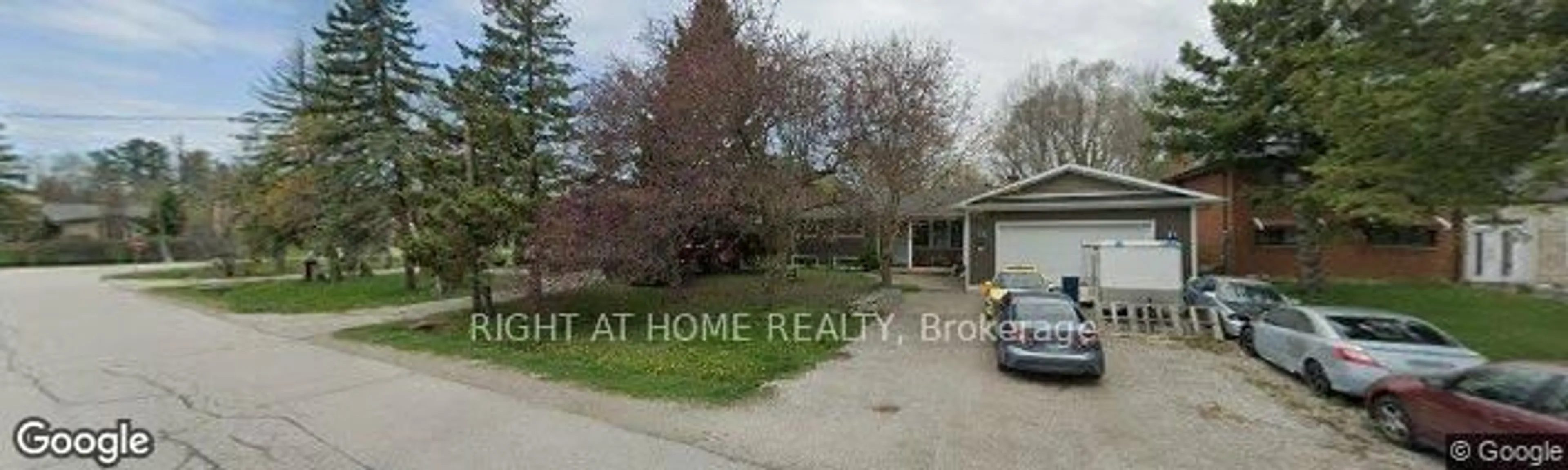 Blurry image for 18 Gallacher Ave, Richmond Hill Ontario L4E 2Y2