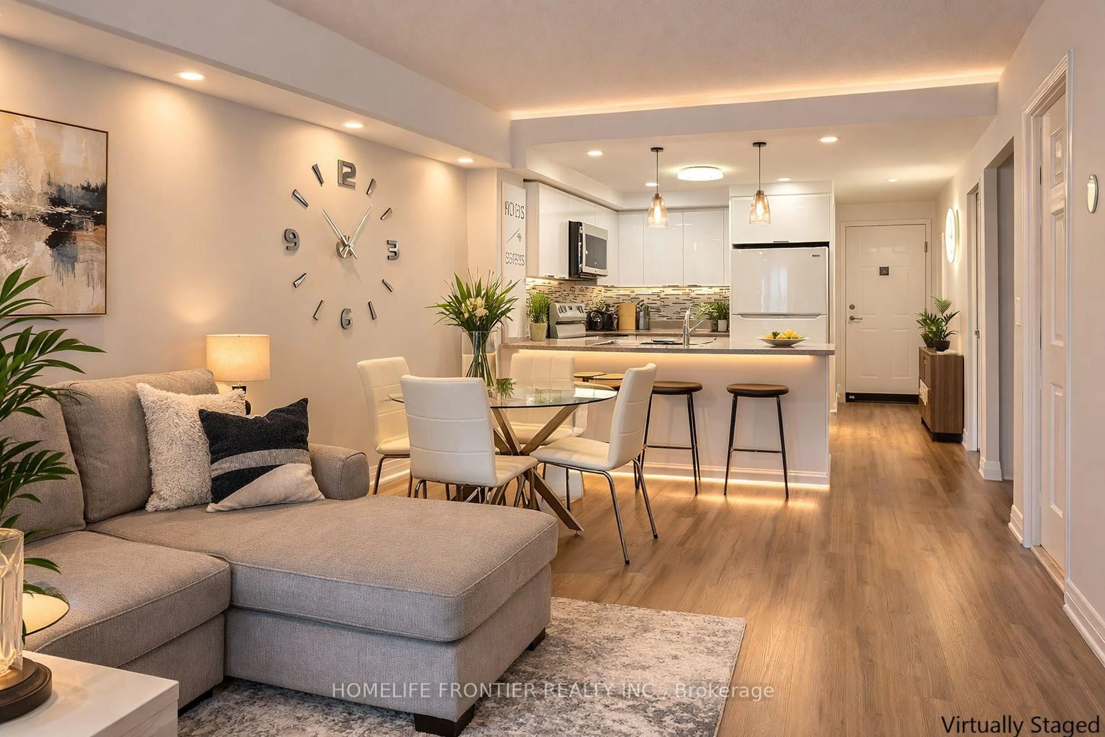 Open concept kitchen, wood/laminate floor for 35 Hunt Ave #201, Richmond Hill Ontario L4C 4H1