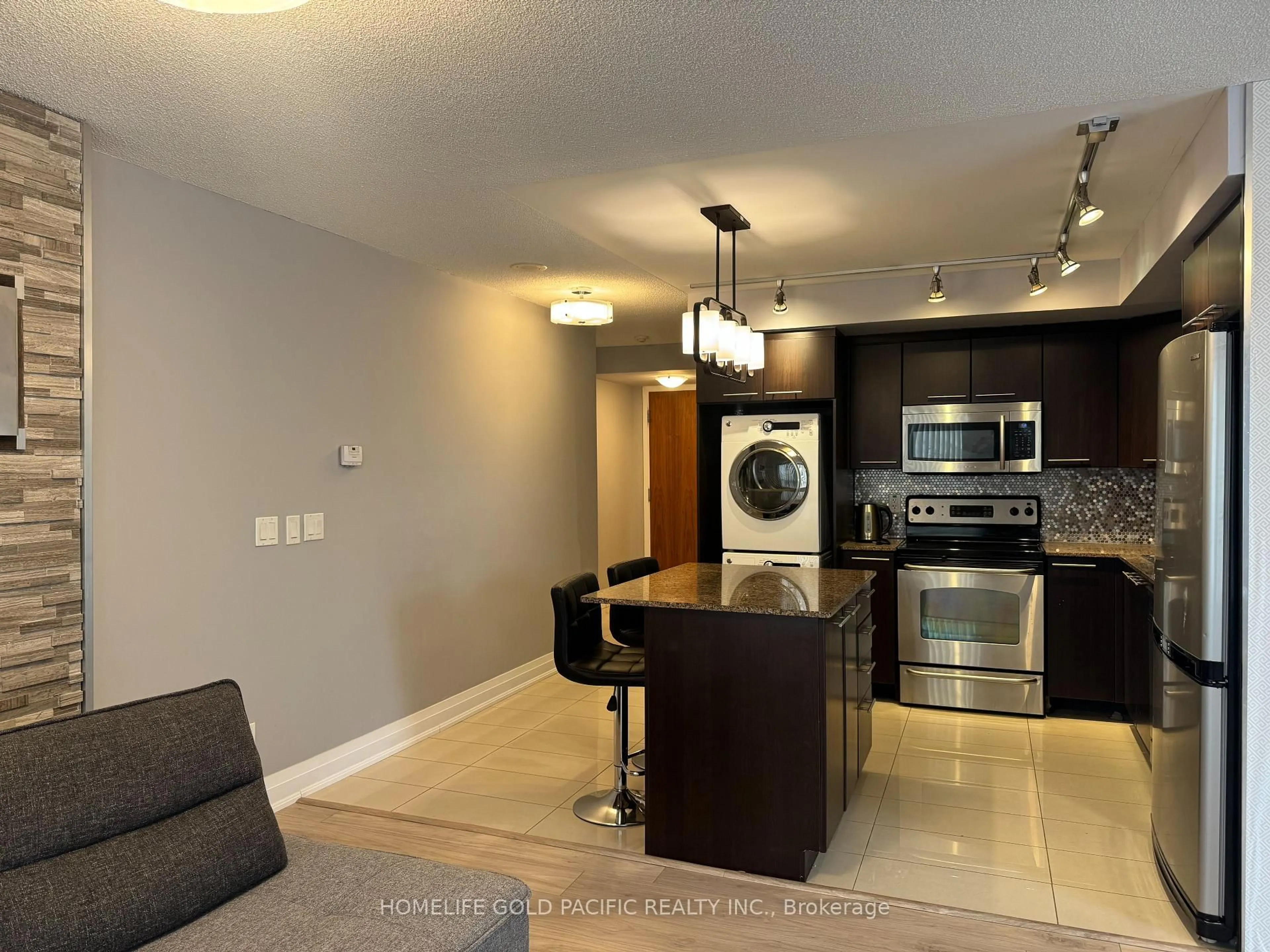 Open concept kitchen, unknown for 37 Galleria Pkwy #207, Markham Ontario L3T 0A5