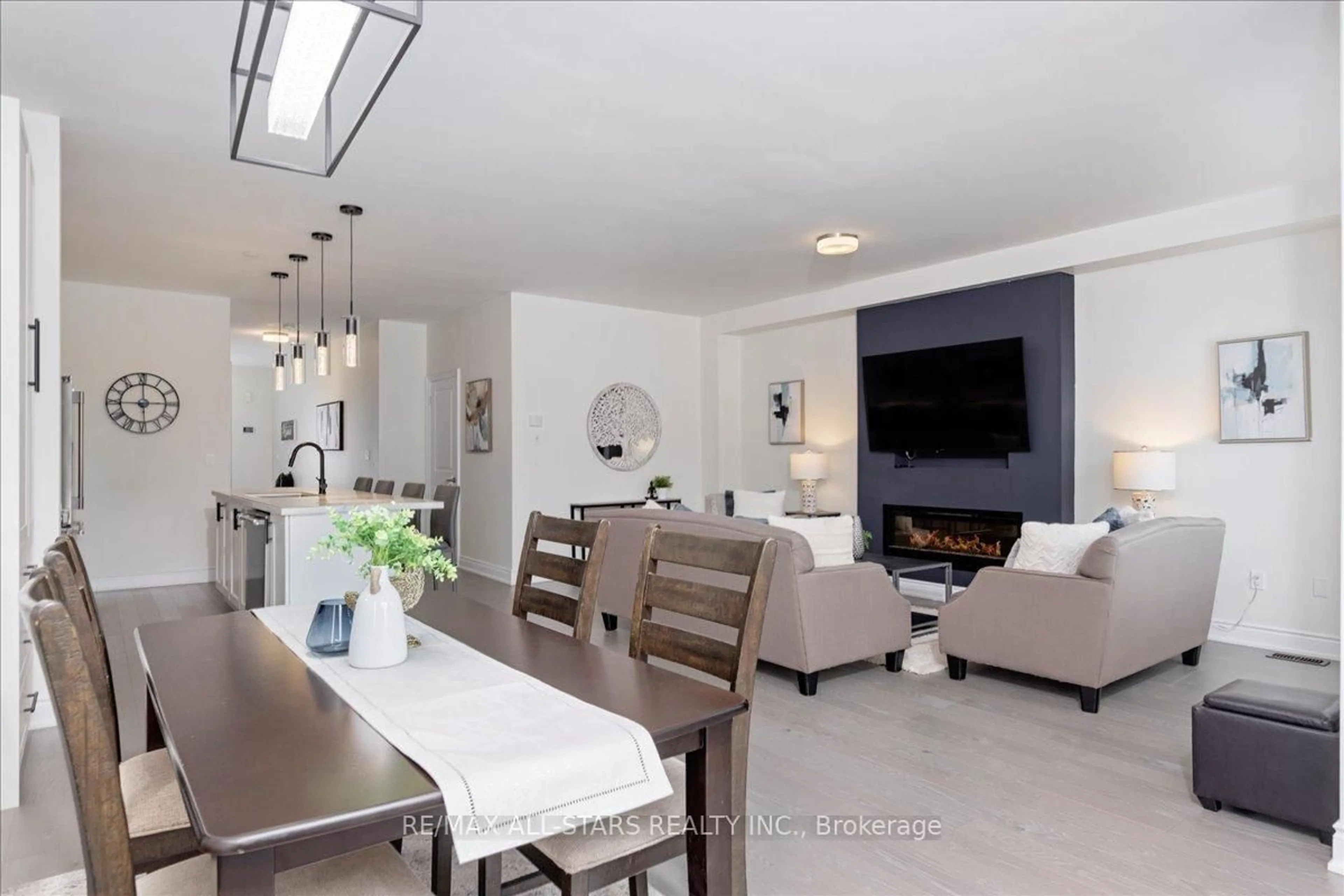 Unknown for 2105 Wilson St, Innisfil Ontario L9S 0N8