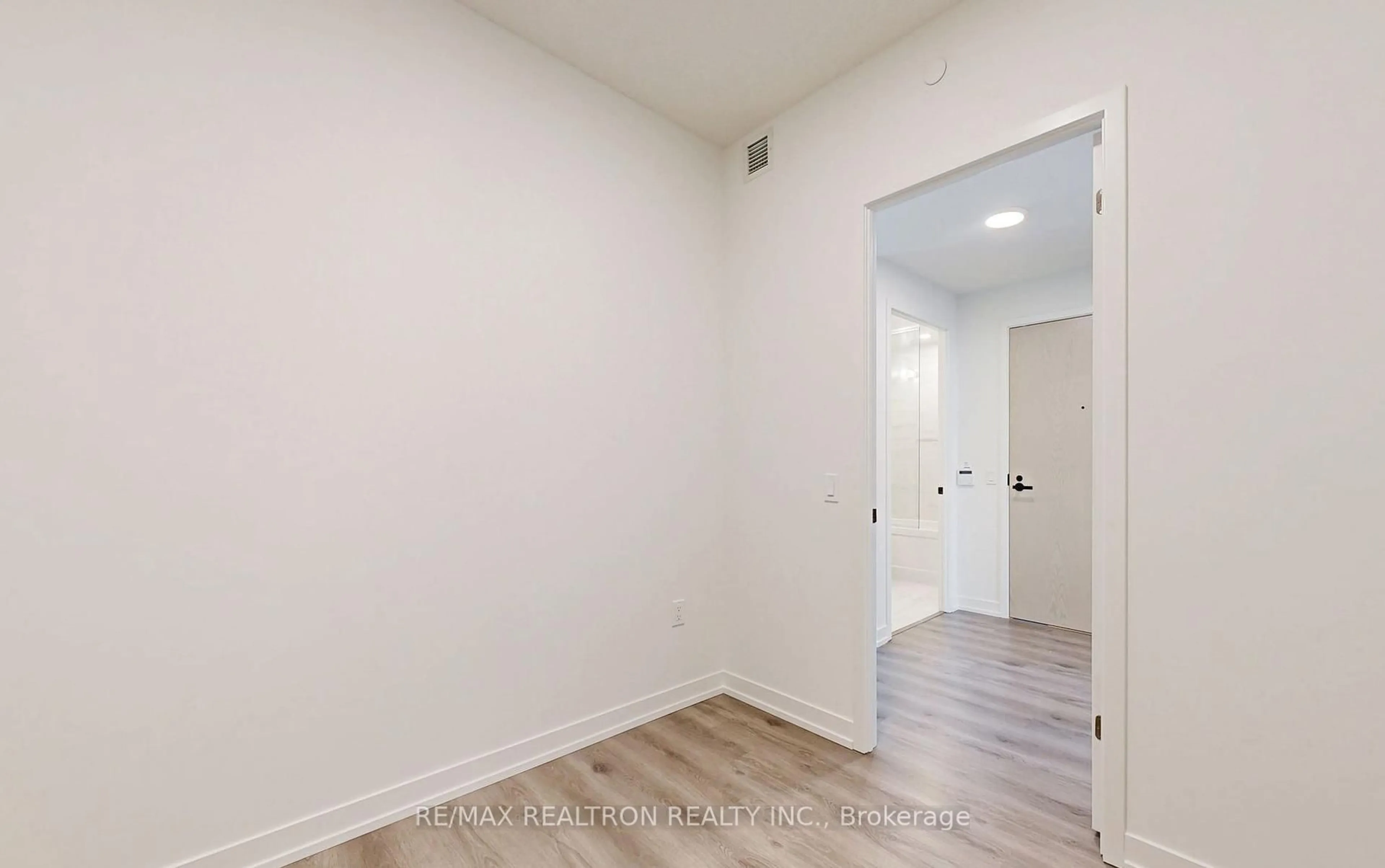 A pic of a room for 225 Commerce St #3501, Vaughan Ontario L4K 0R1