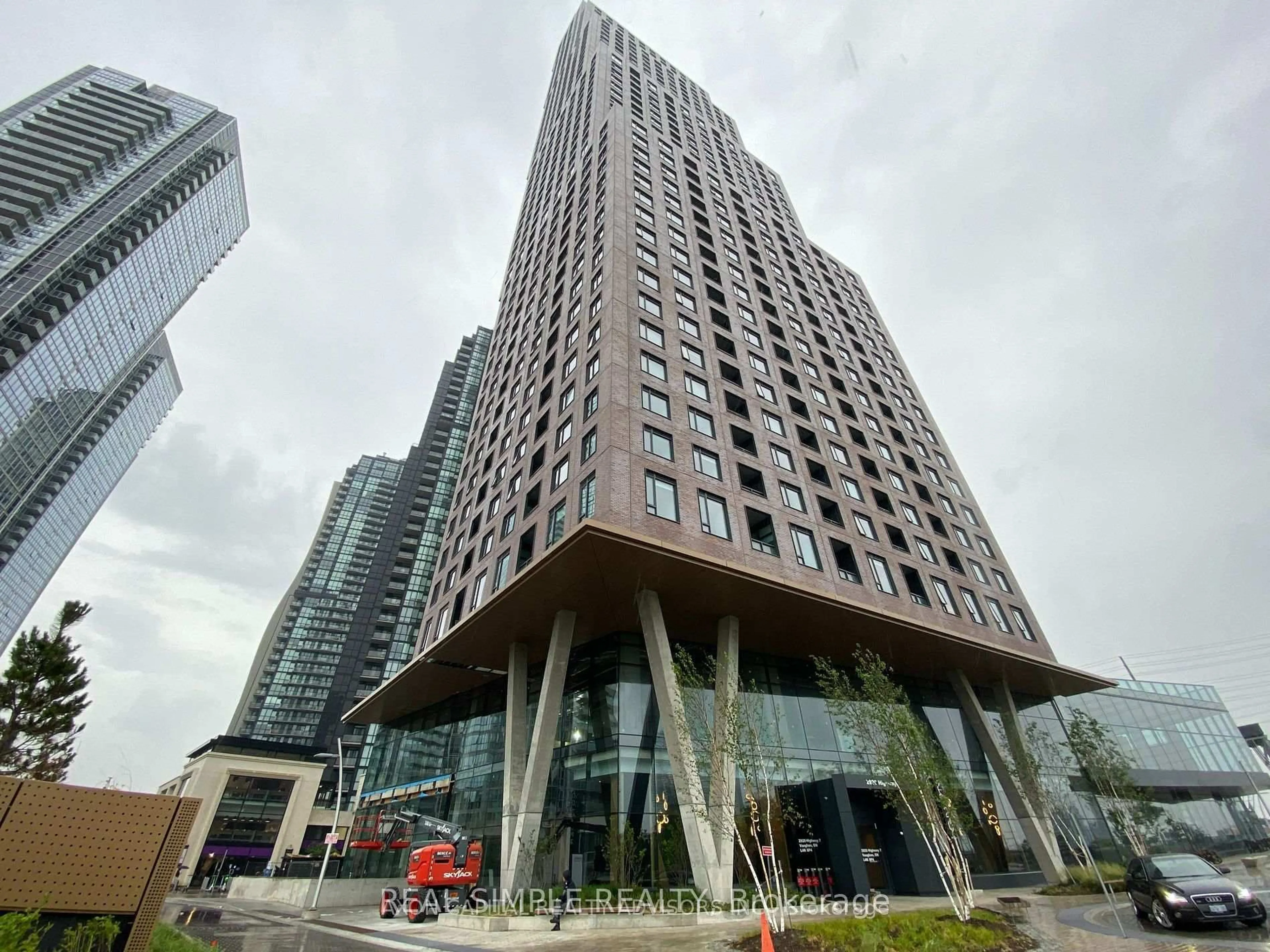 Indoor foyer for 2920 Highway 7 Rd #1408, Vaughan Ontario L4K 0P4