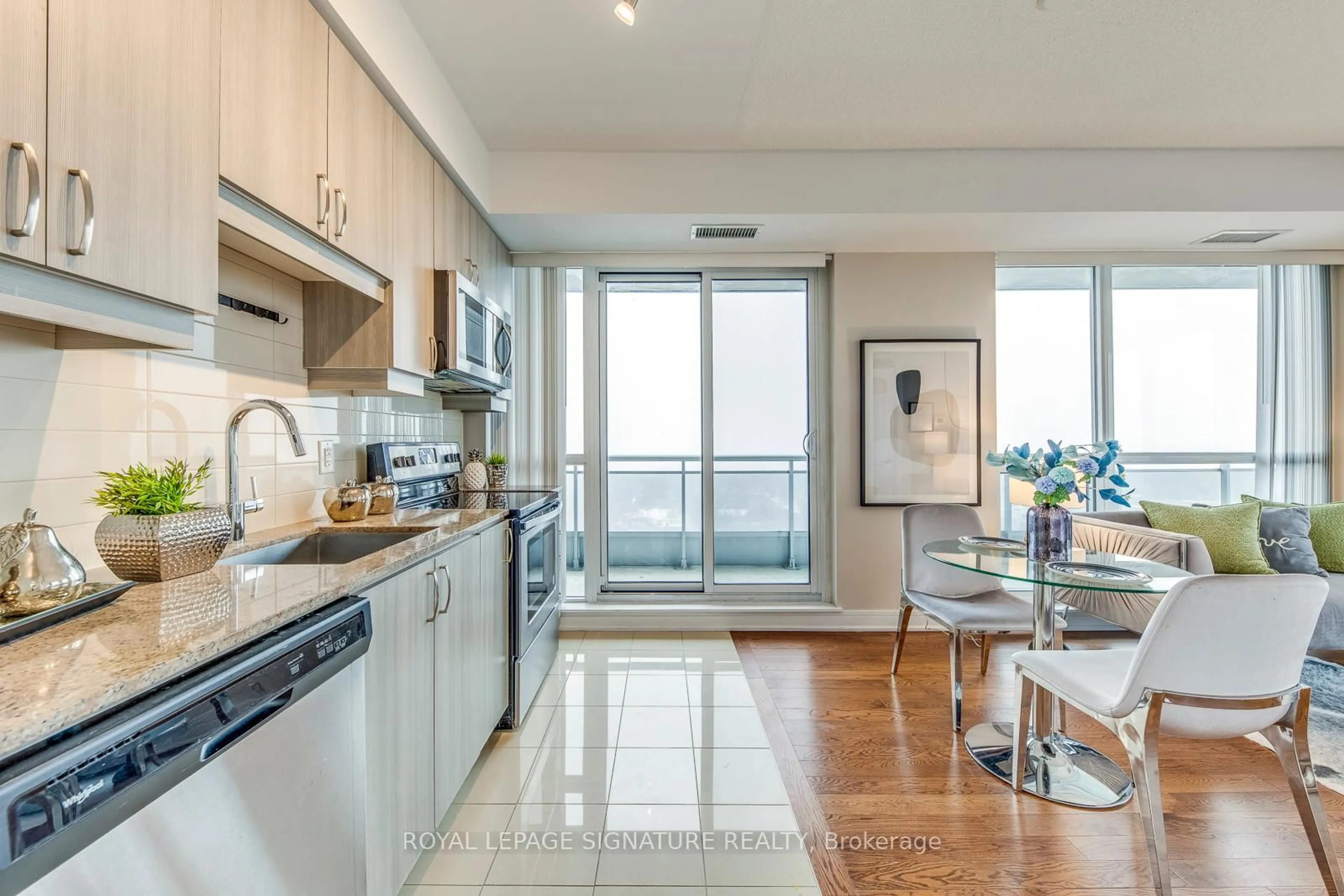 Open concept kitchen, unknown for 9201 Yonge St #1411, Richmond Hill Ontario L4C 1H9