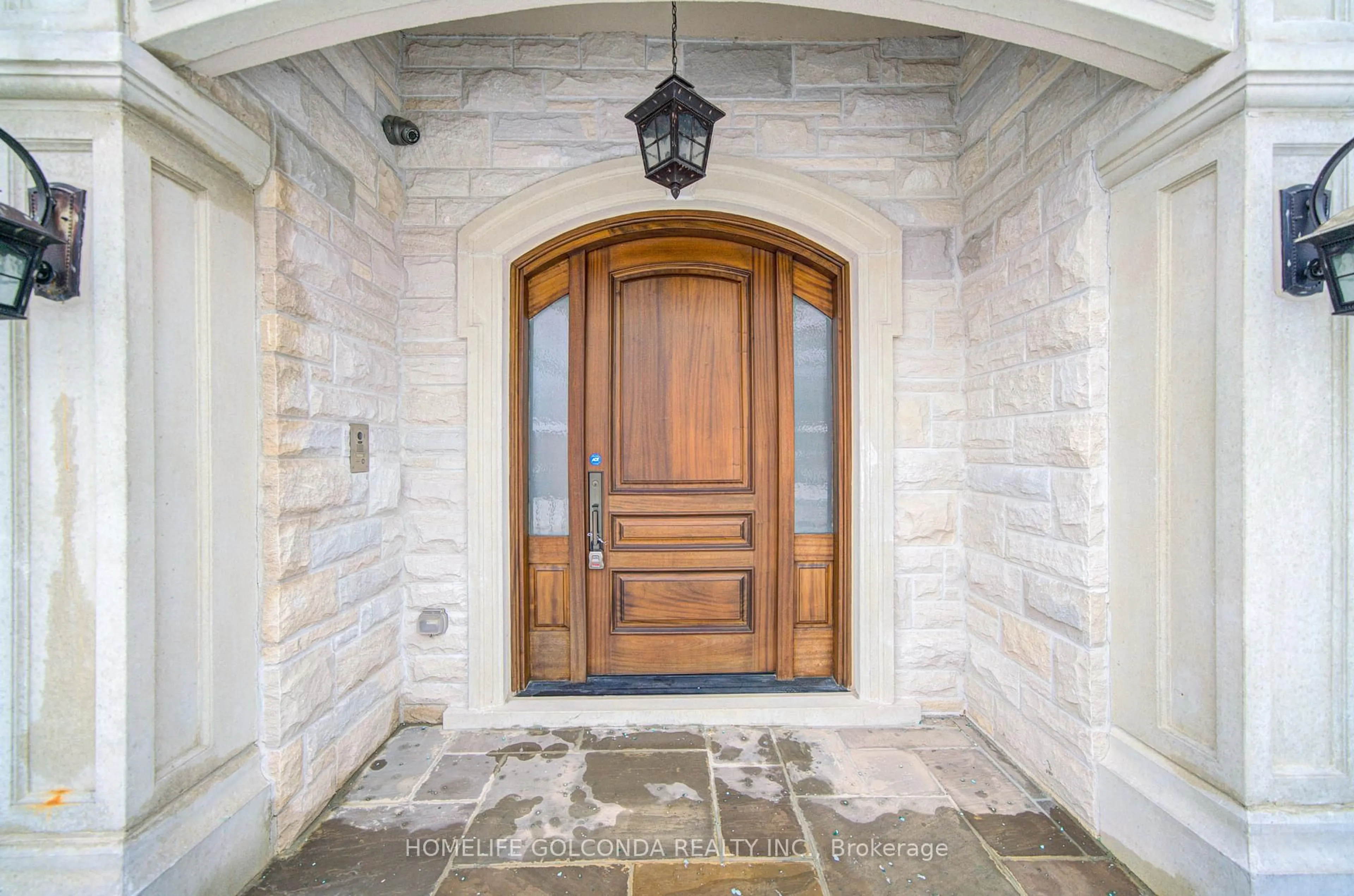 Indoor entryway for 57 Roosevelt Dr, Richmond Hill Ontario L4C 6V2