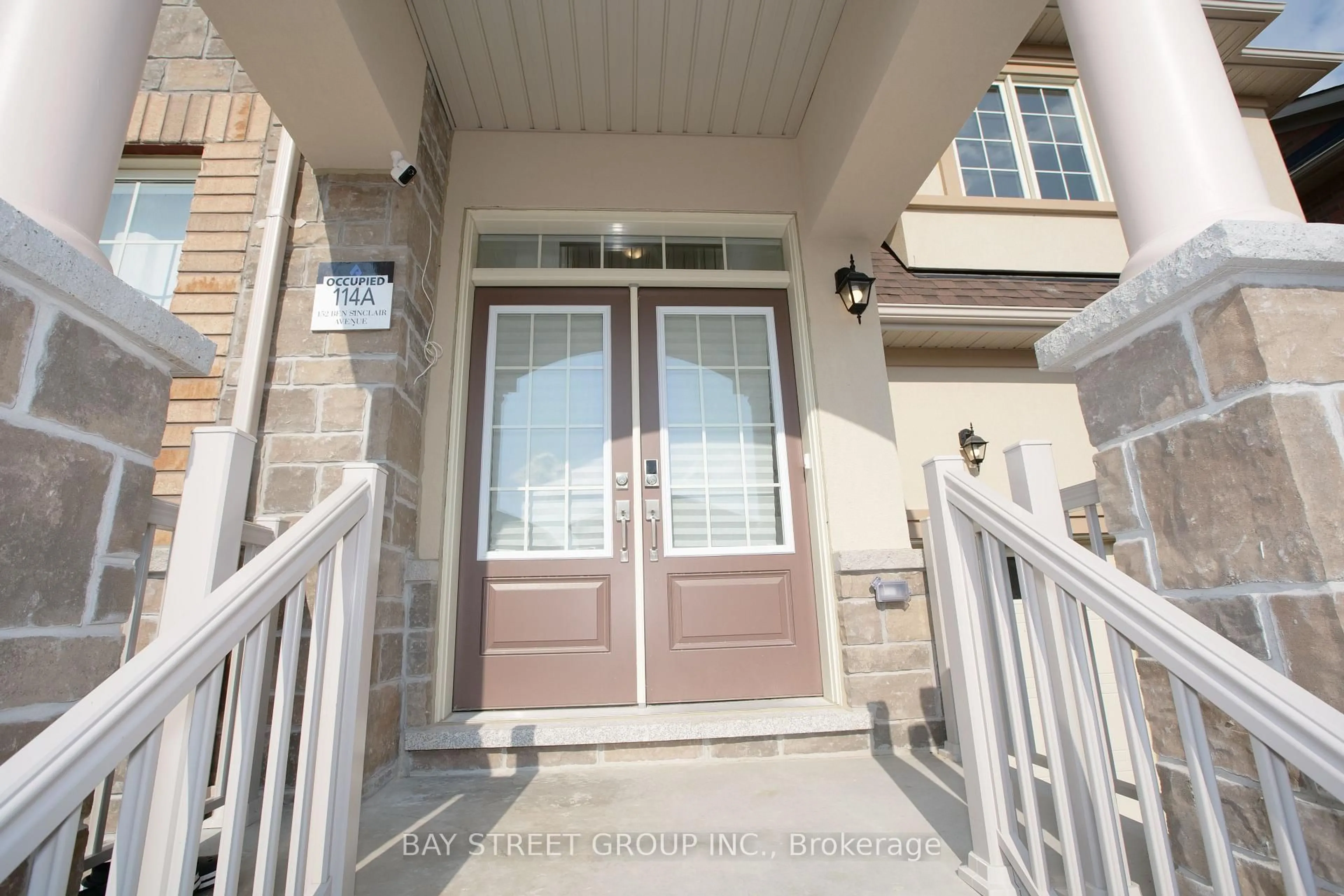Indoor entryway for 152 Ben Sinclair Ave, East Gwillimbury Ontario L9N 0Z2