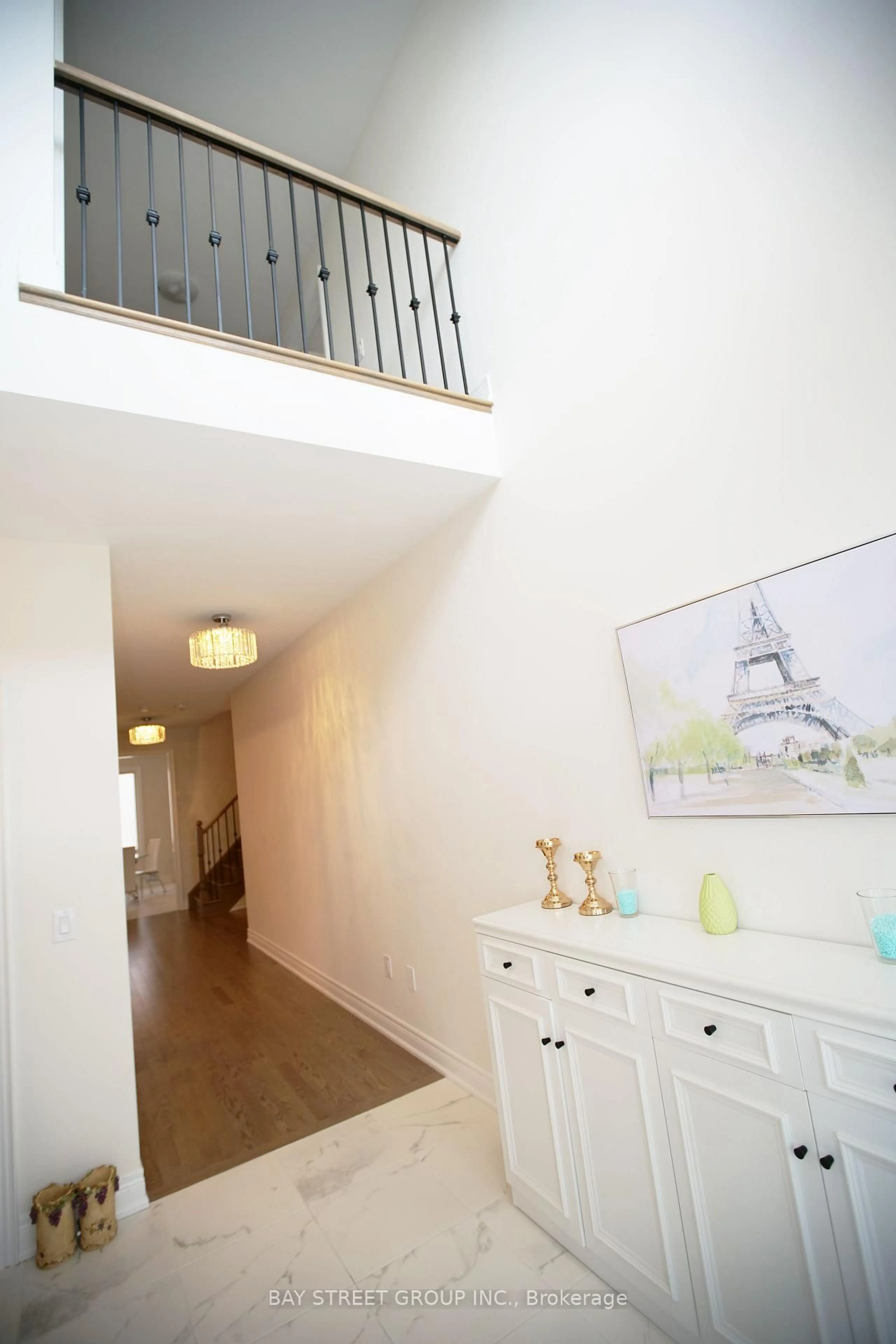 Indoor entryway for 152 Ben Sinclair Ave, East Gwillimbury Ontario L9N 0Z2