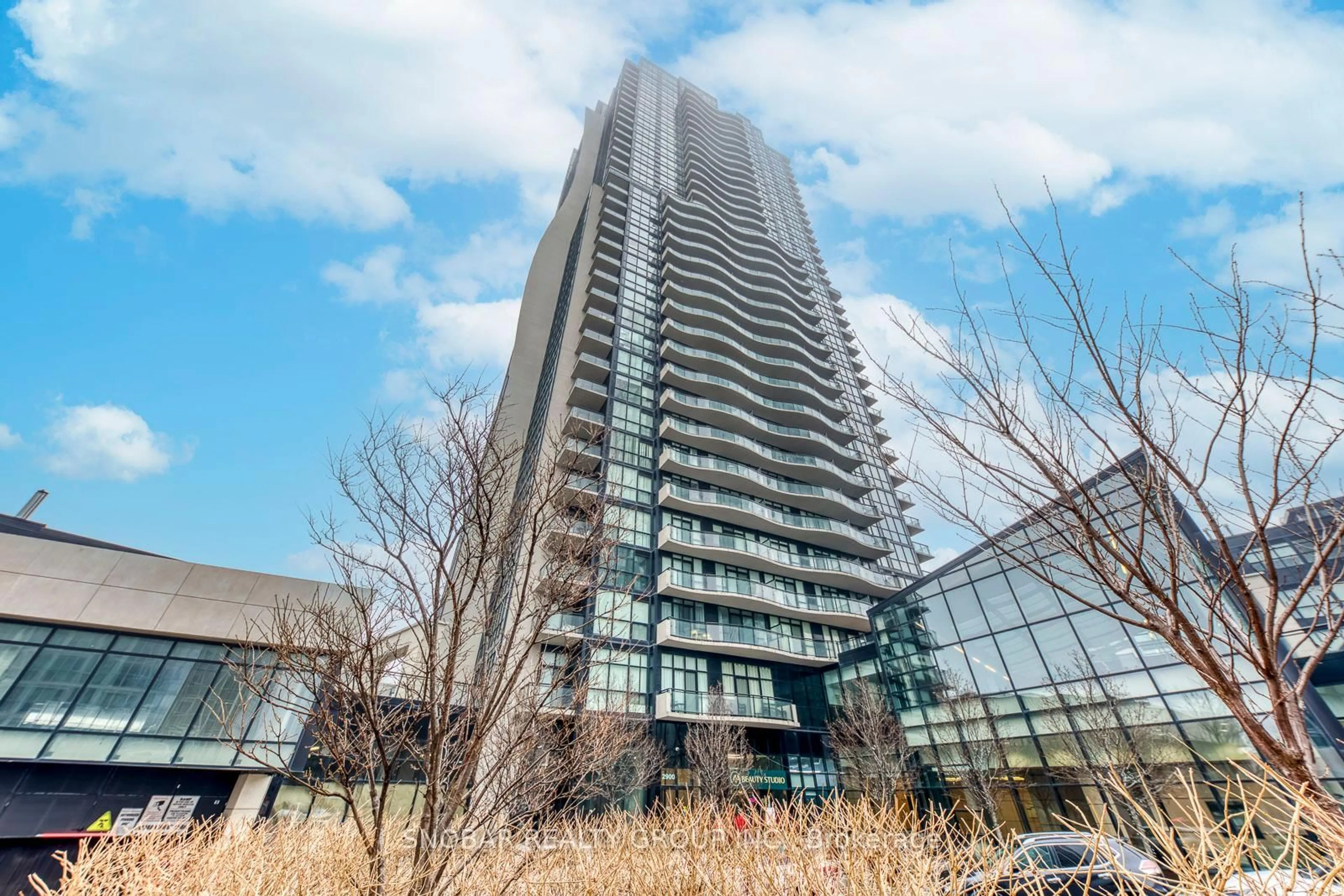 Indoor foyer for 2900 Highway 7 #201, Vaughan Ontario L4K 0G3