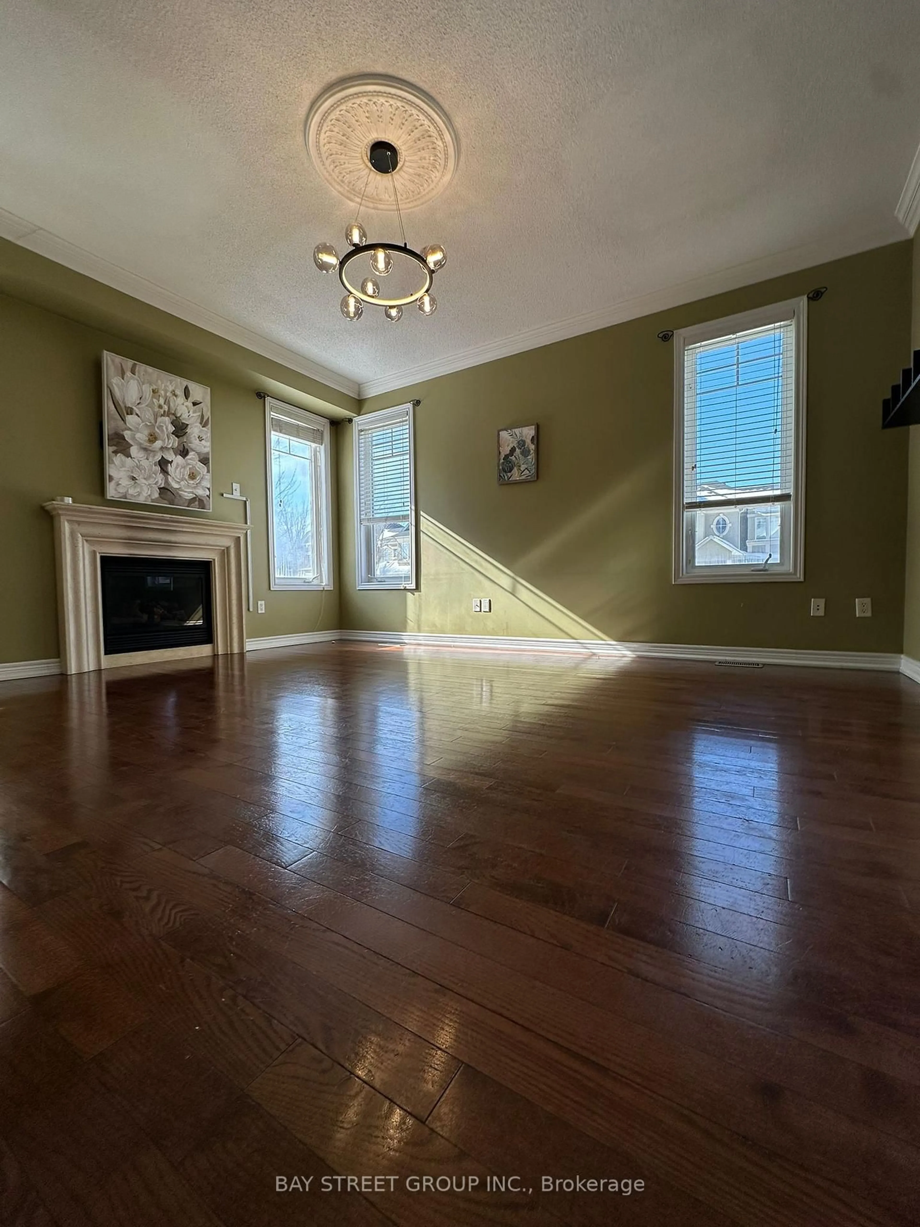 A pic of a room for 1 Thistle Ave, Richmond Hill Ontario L4E 0B6