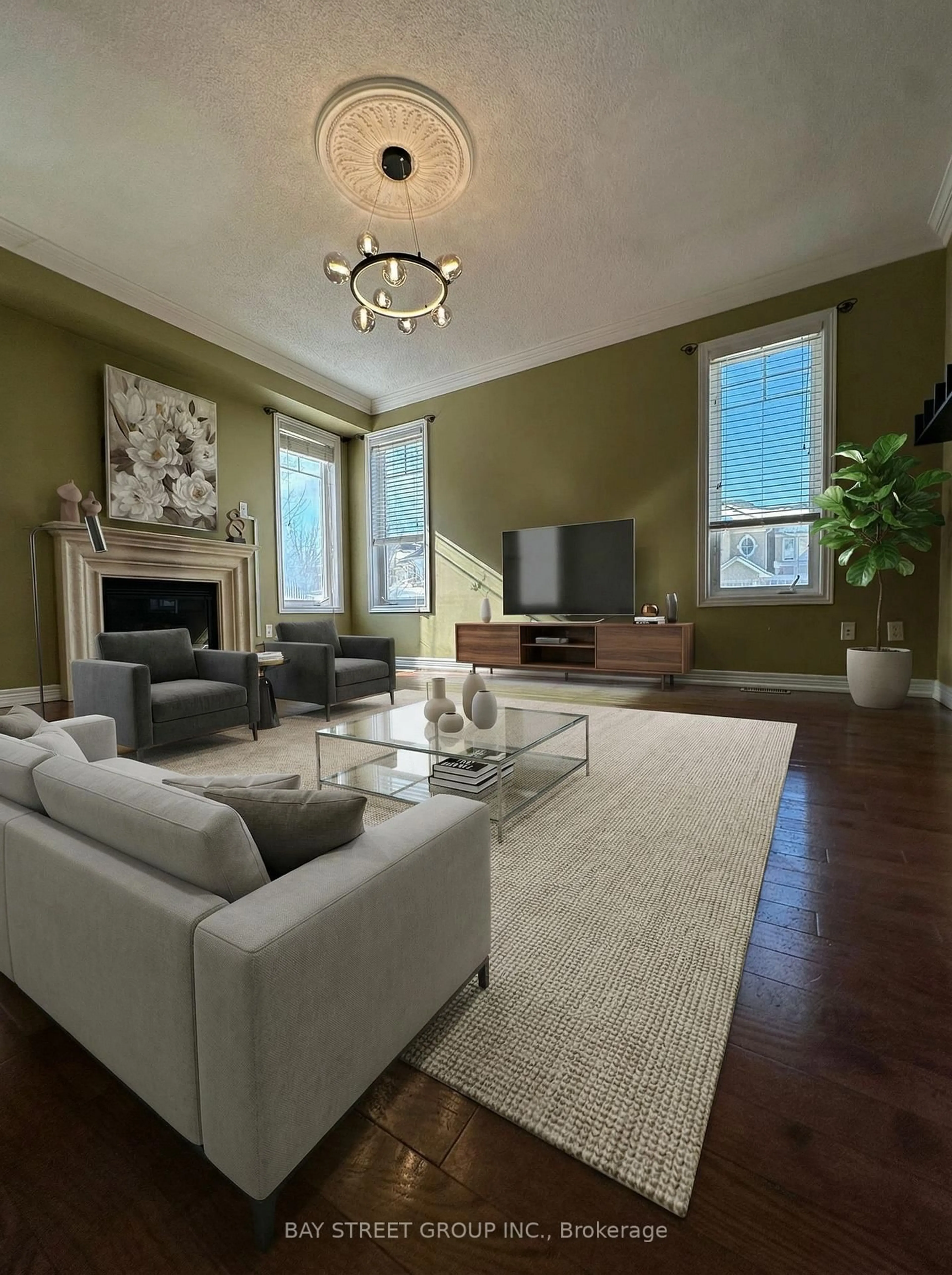 Living room with furniture, unknown for 1 Thistle Ave, Richmond Hill Ontario L4E 0B6