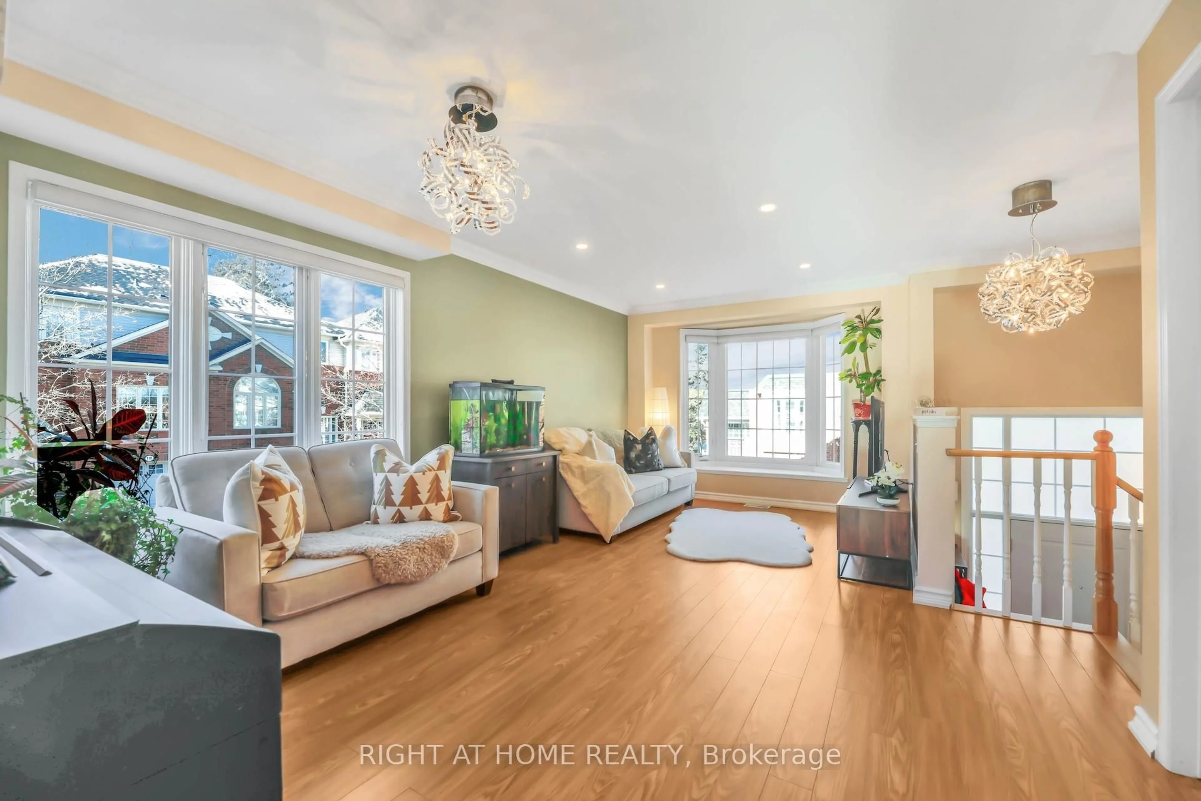 Living room with furniture, unknown for 130 Mosaics Ave #40, Aurora Ontario L4G 7L5