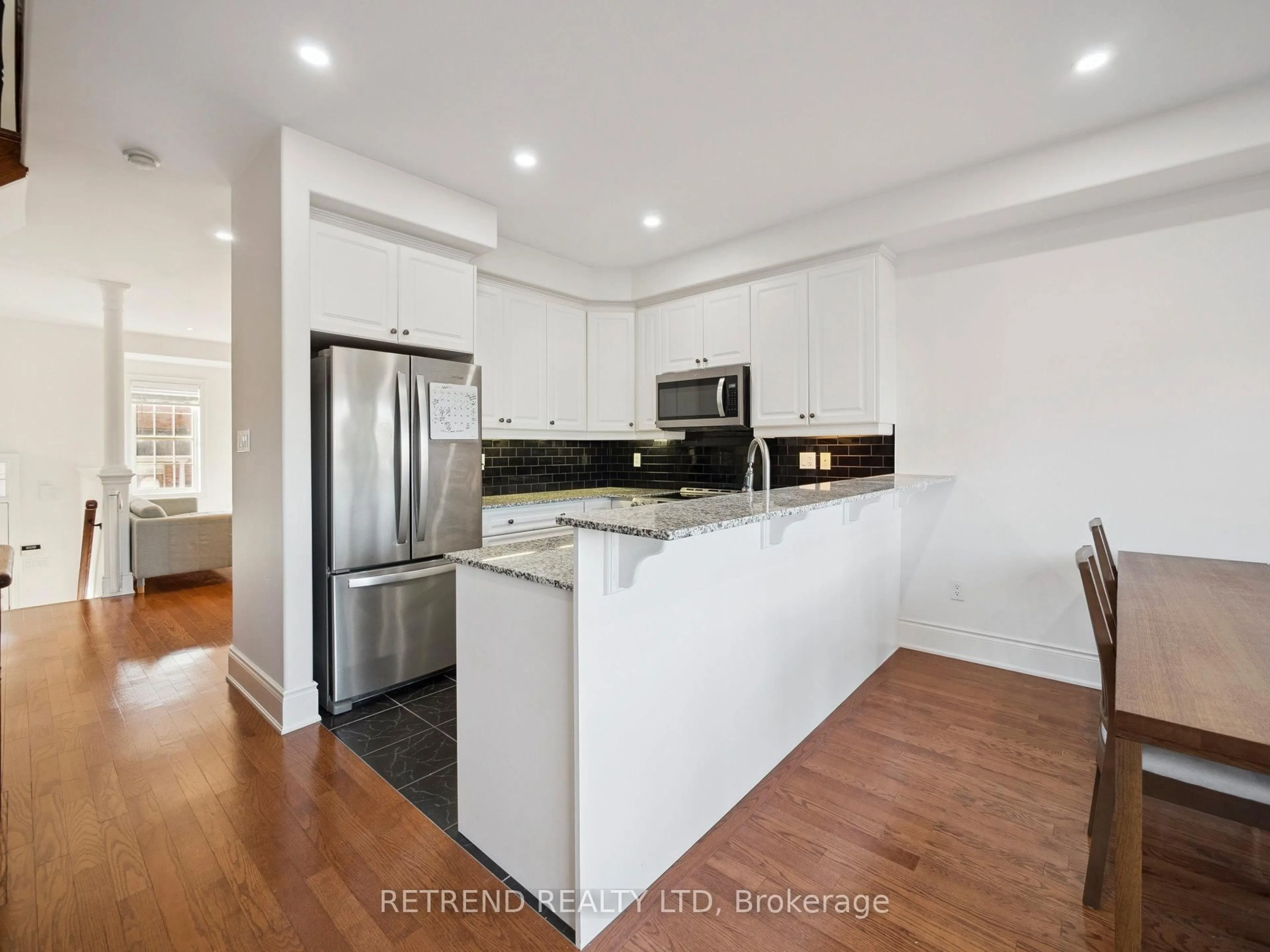 Open concept kitchen, unknown for 26 Golden Spruce Lane, Vaughan Ontario L6A 0J6