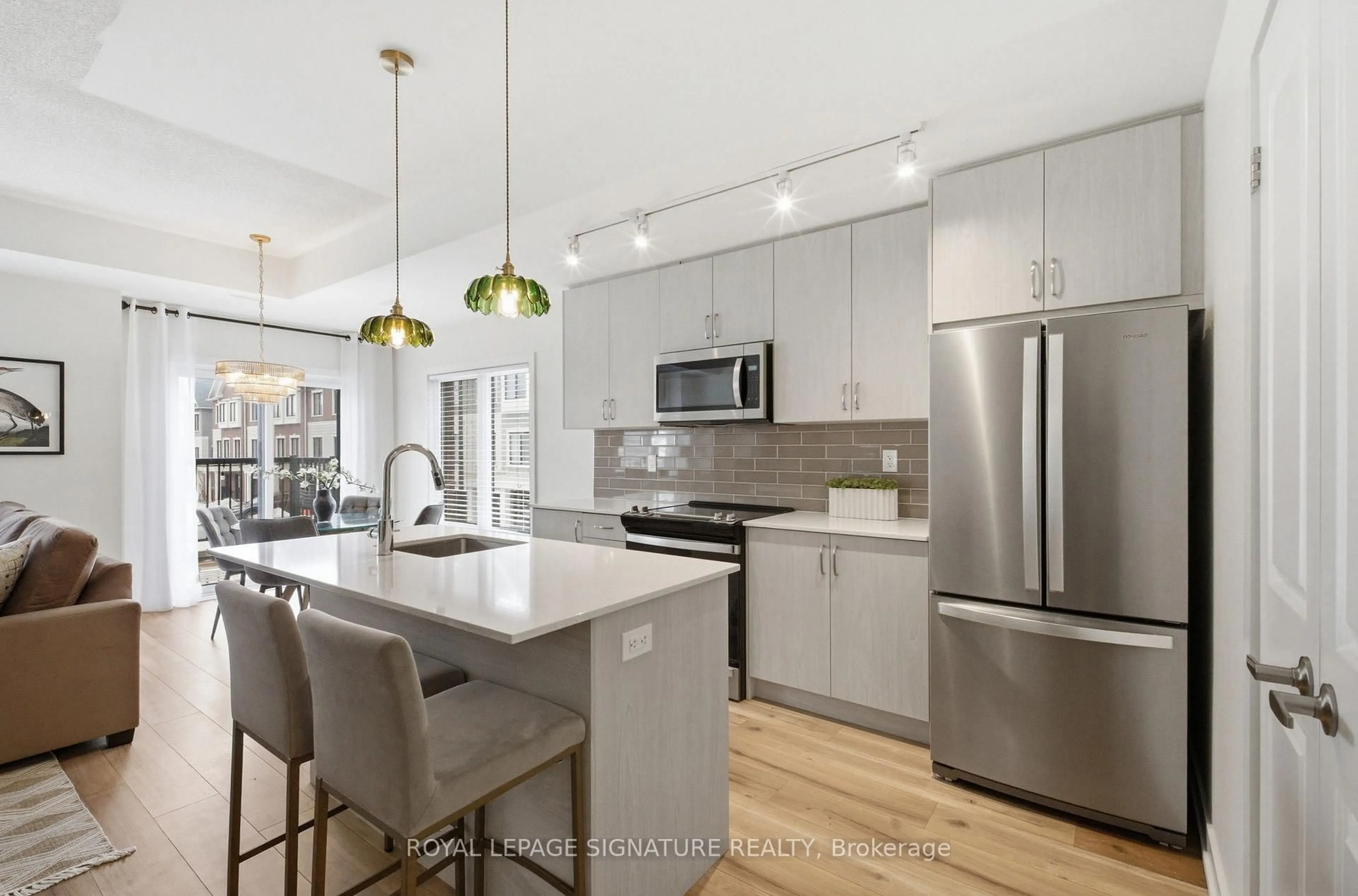 Open concept kitchen, unknown for 29 Canton Lane, Whitchurch-Stouffville Ontario L4A 4W8