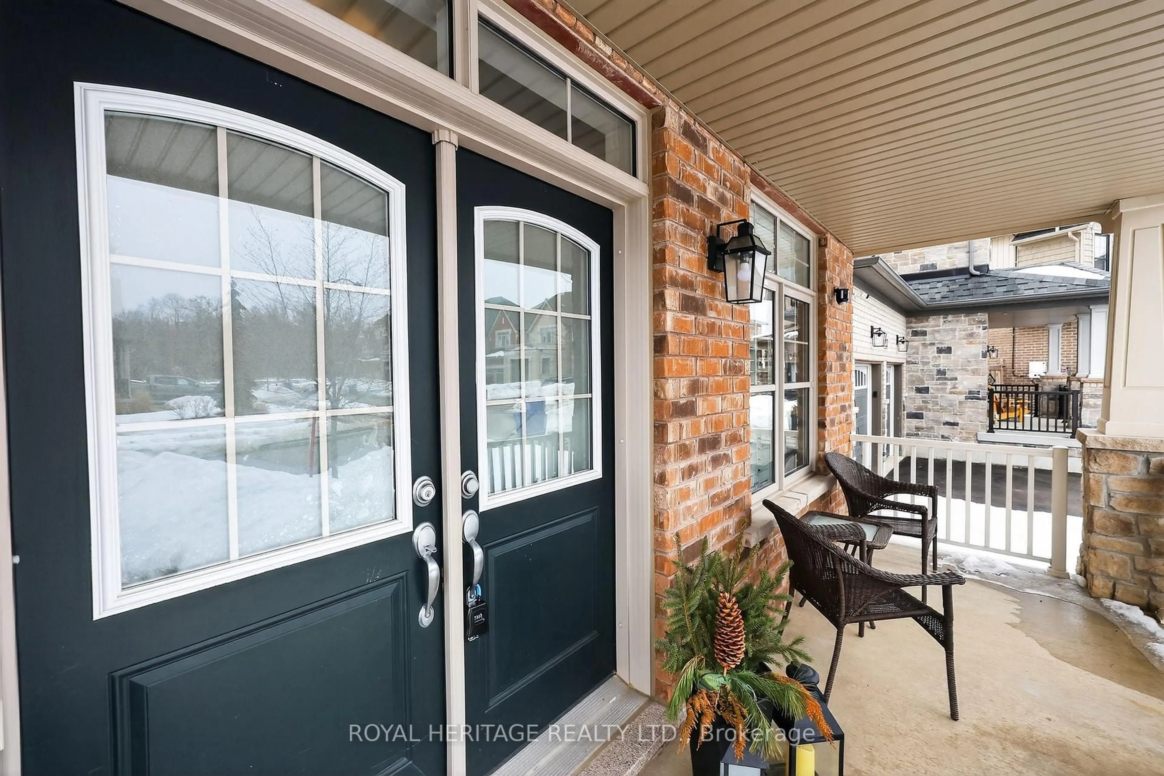 Indoor entryway for 30 Leaden Hall Dr, East Gwillimbury Ontario L9N 0R5