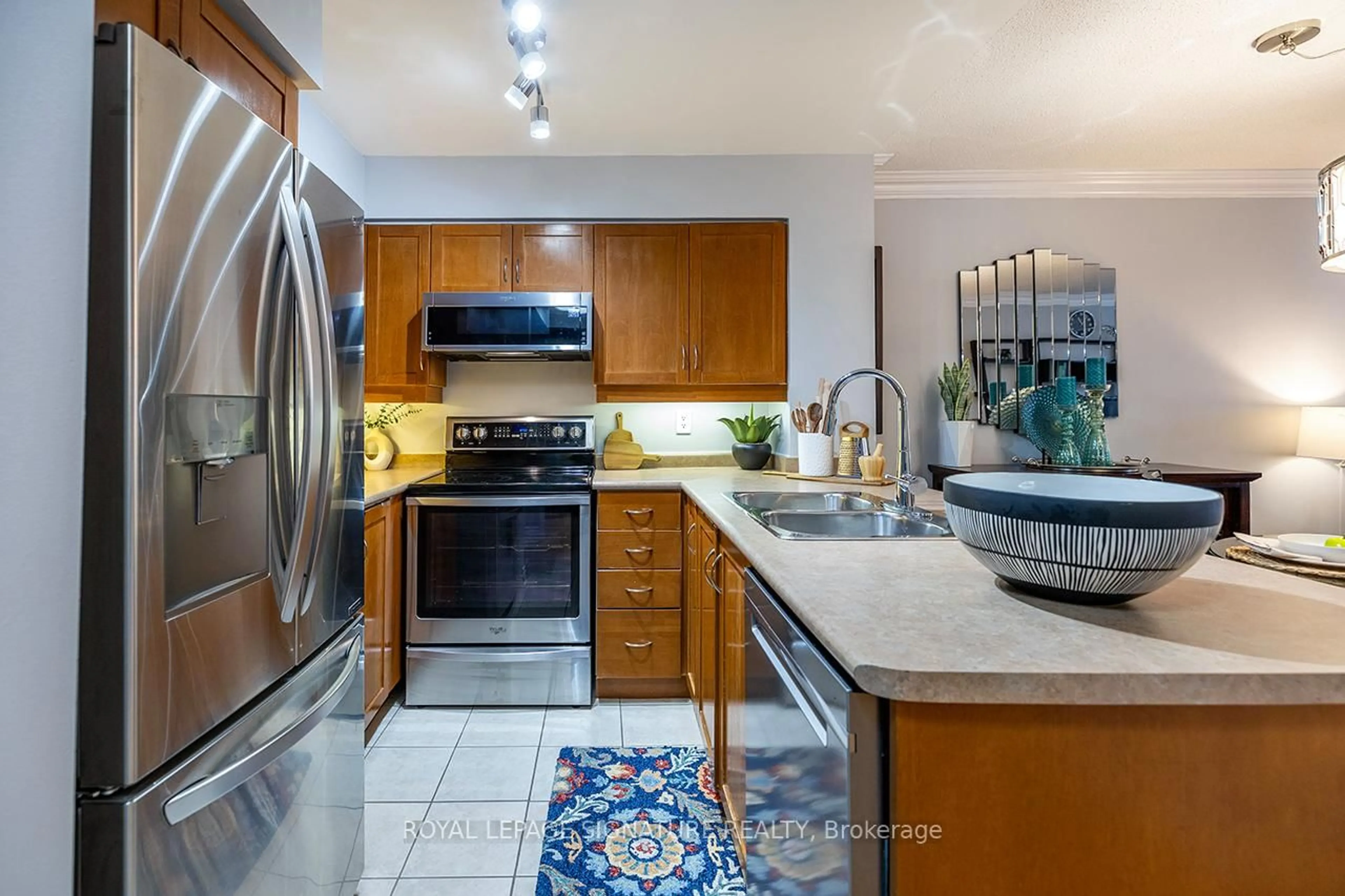 Unknown for 19 Northern Heights Dr #210, Richmond Hill Ontario L4B 4M4