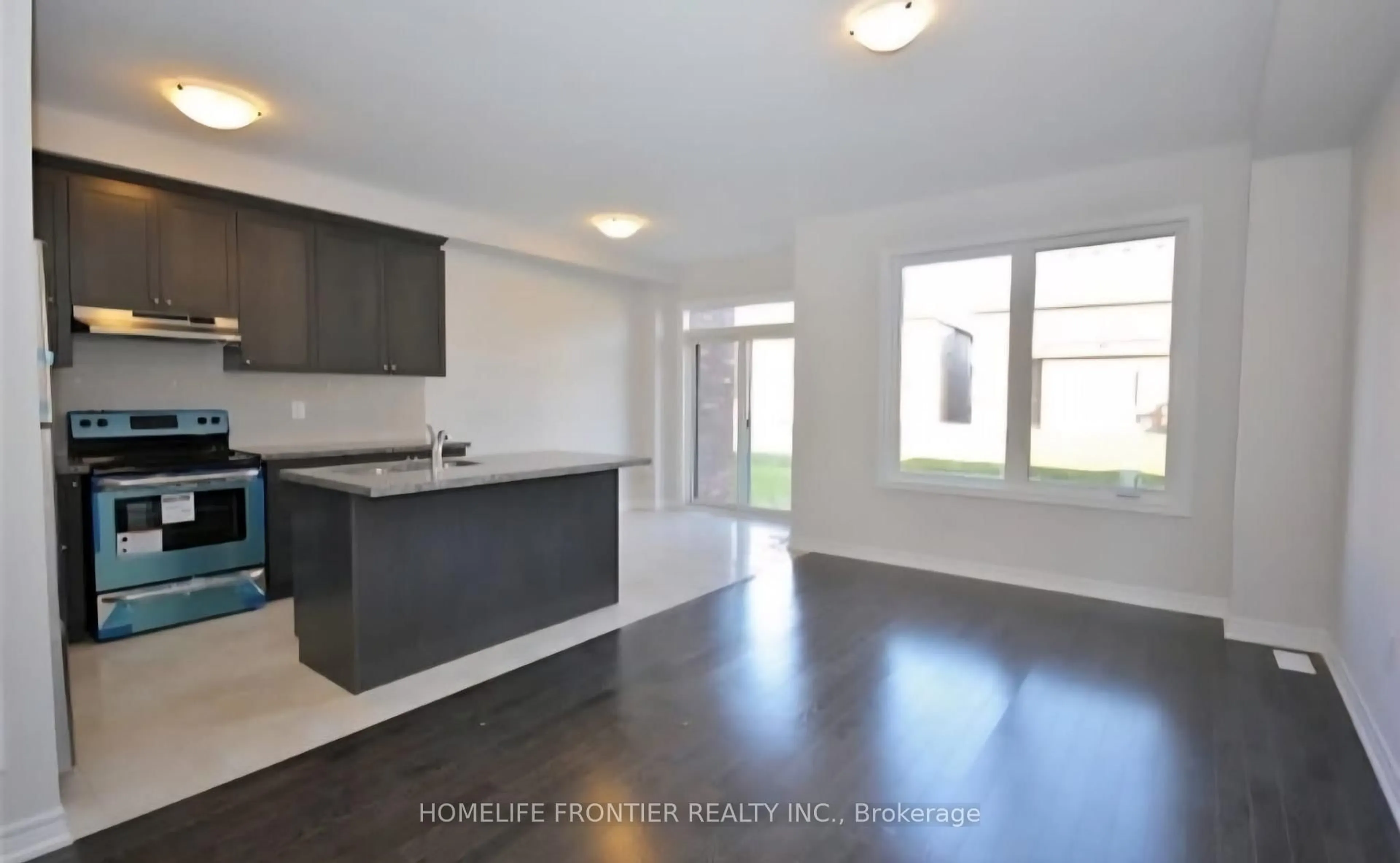 Open concept kitchen, unknown for 2081 Dale Rd, Innisfil Ontario L9S 0L4