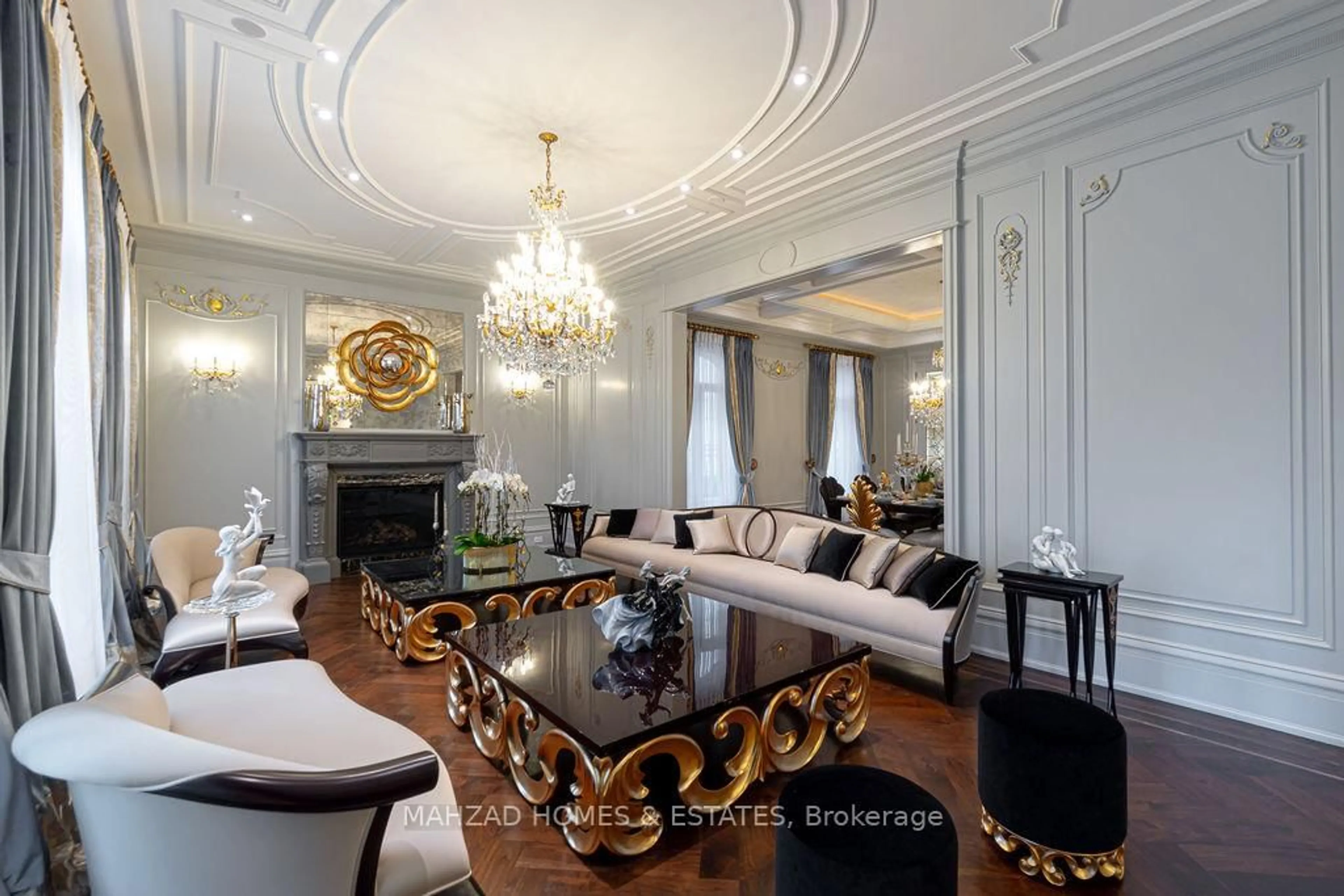 Living room with furniture, unknown for 29 Denham Dr, Richmond Hill Ontario L4C 6H6