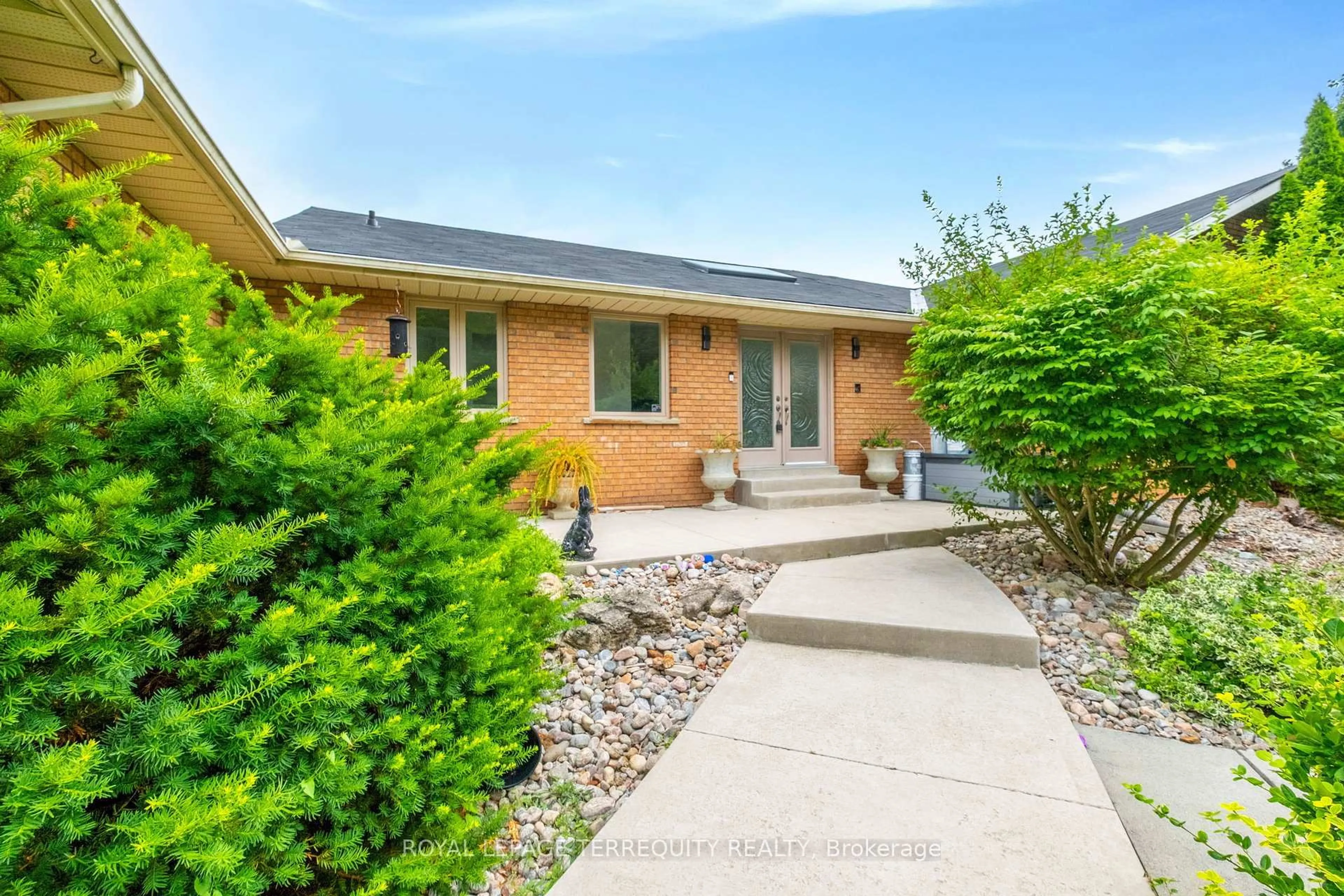 Home with brick exterior material, street for 1041 15th Side Rd, New Tecumseth Ontario L0G 1T0