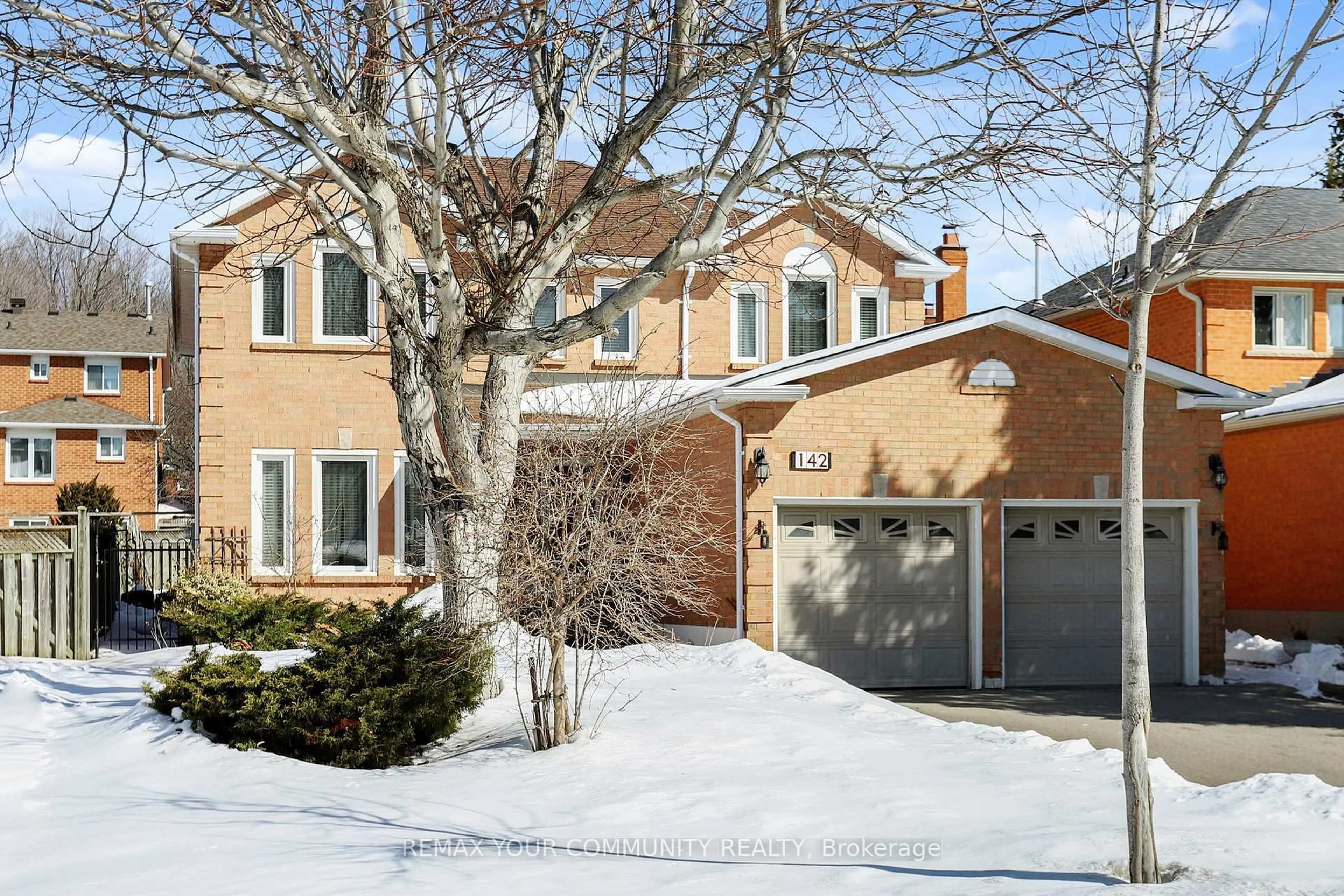Home with brick exterior material, street for 142 Waterside Cres, Vaughan Ontario L6A 1V2