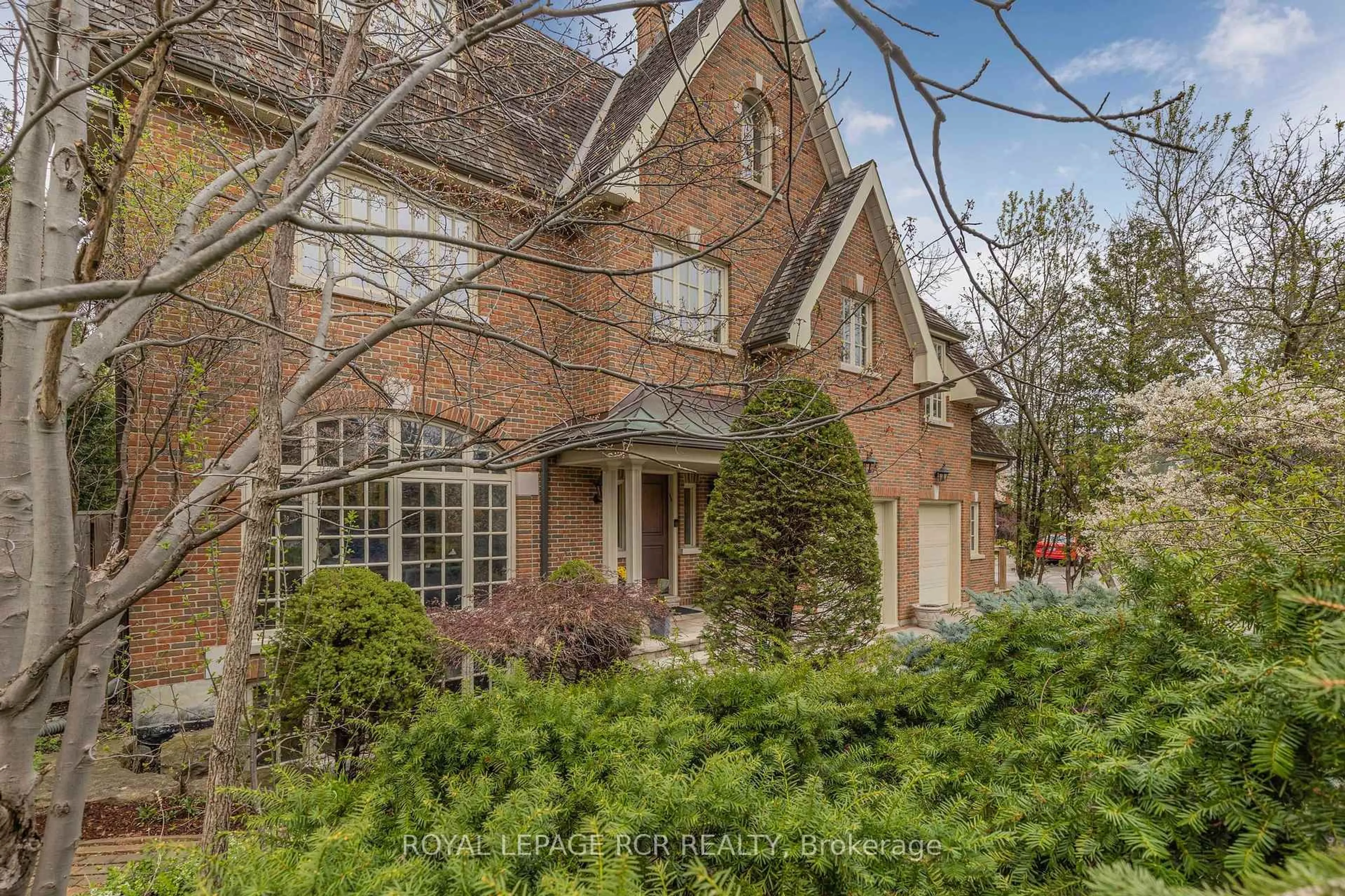Home with brick exterior material, street for 34 Garden Ave, Richmond Hill Ontario L4C 6L9