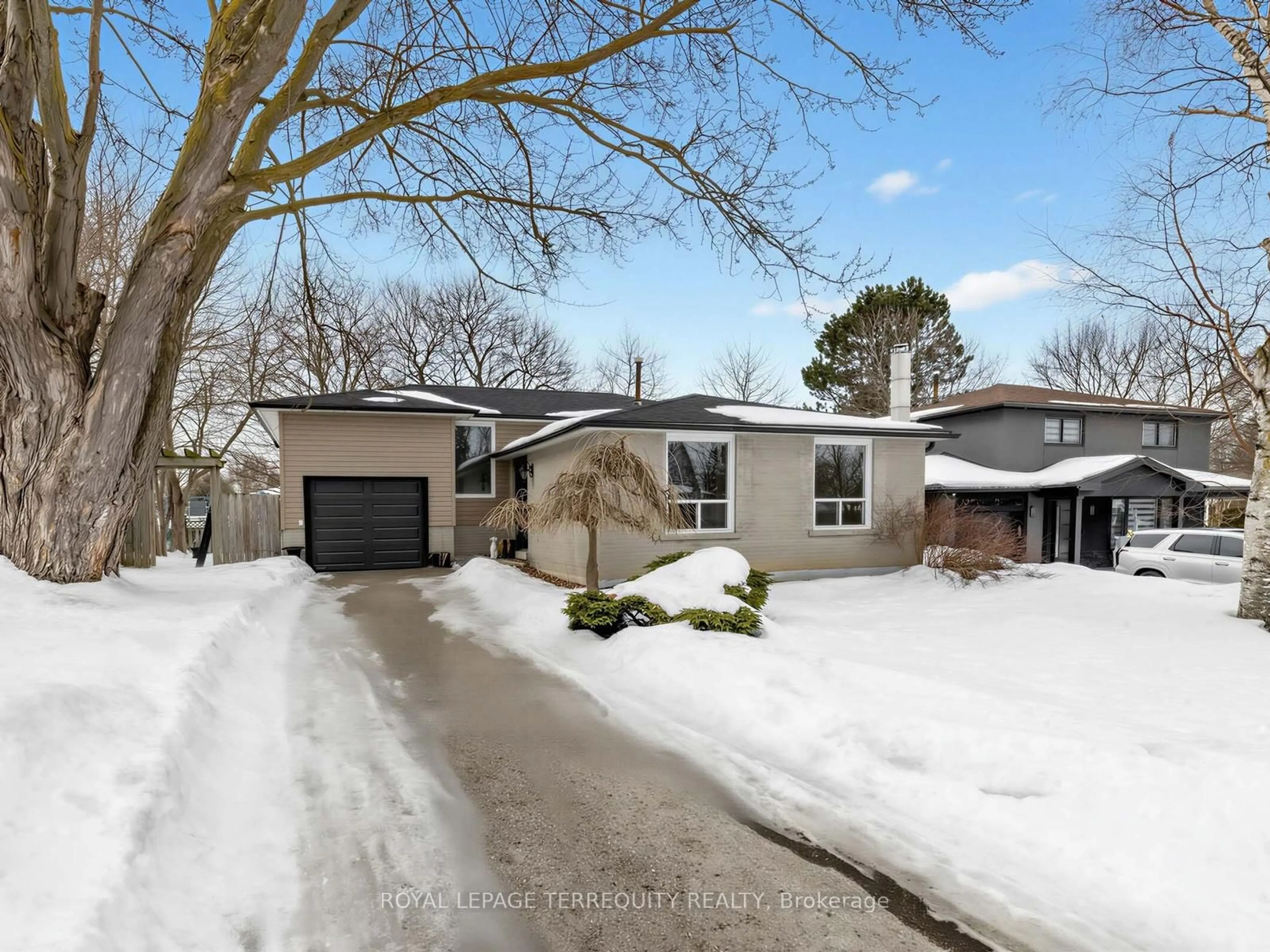 A pic from outside/outdoor area/front of a property/back of a property/a pic from drone, street for 8 William Smart Rd, New Tecumseth Ontario L0G 1W0