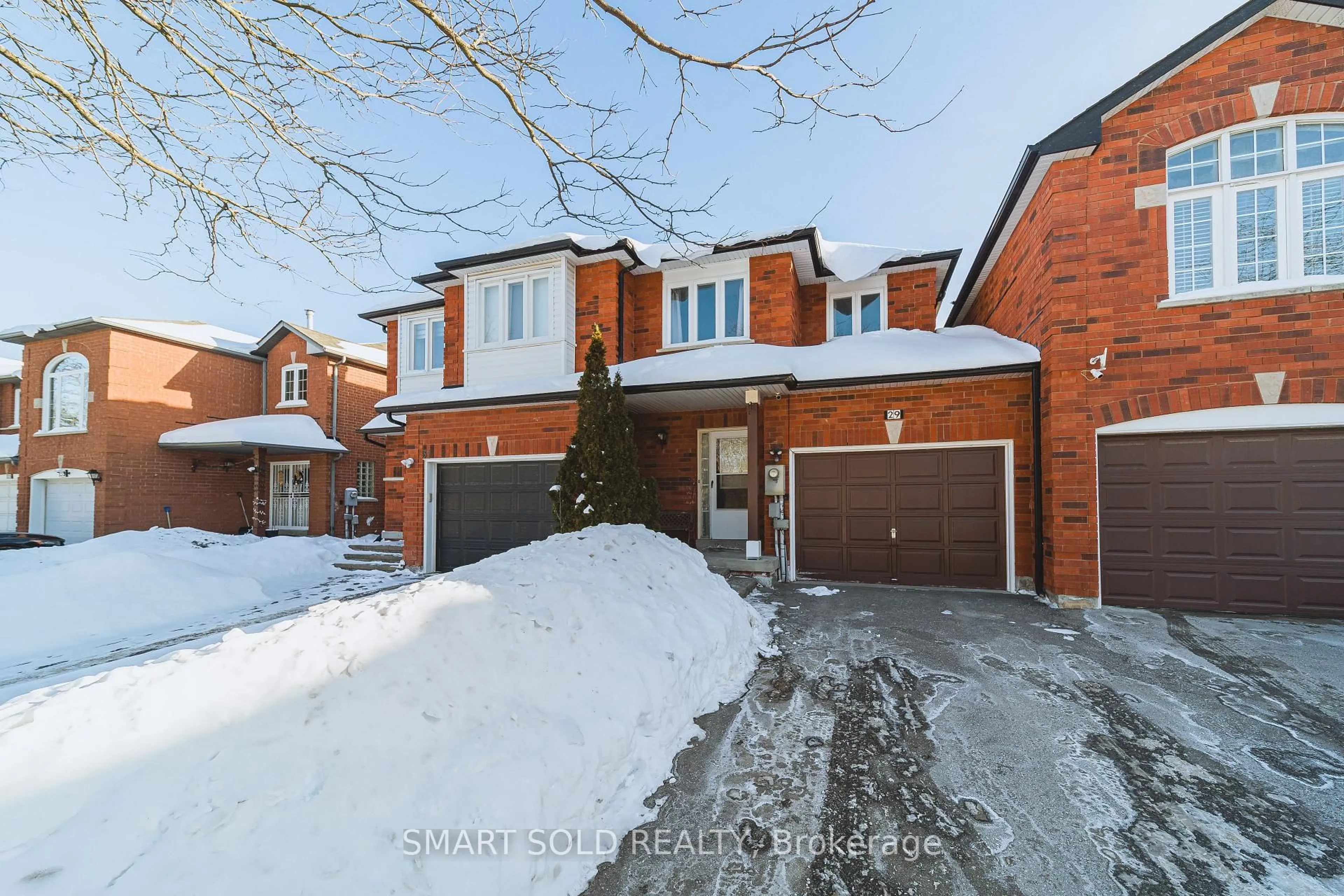 Home with brick exterior material, street for 29 Breezeway Cres, Richmond Hill Ontario L4S 1V7