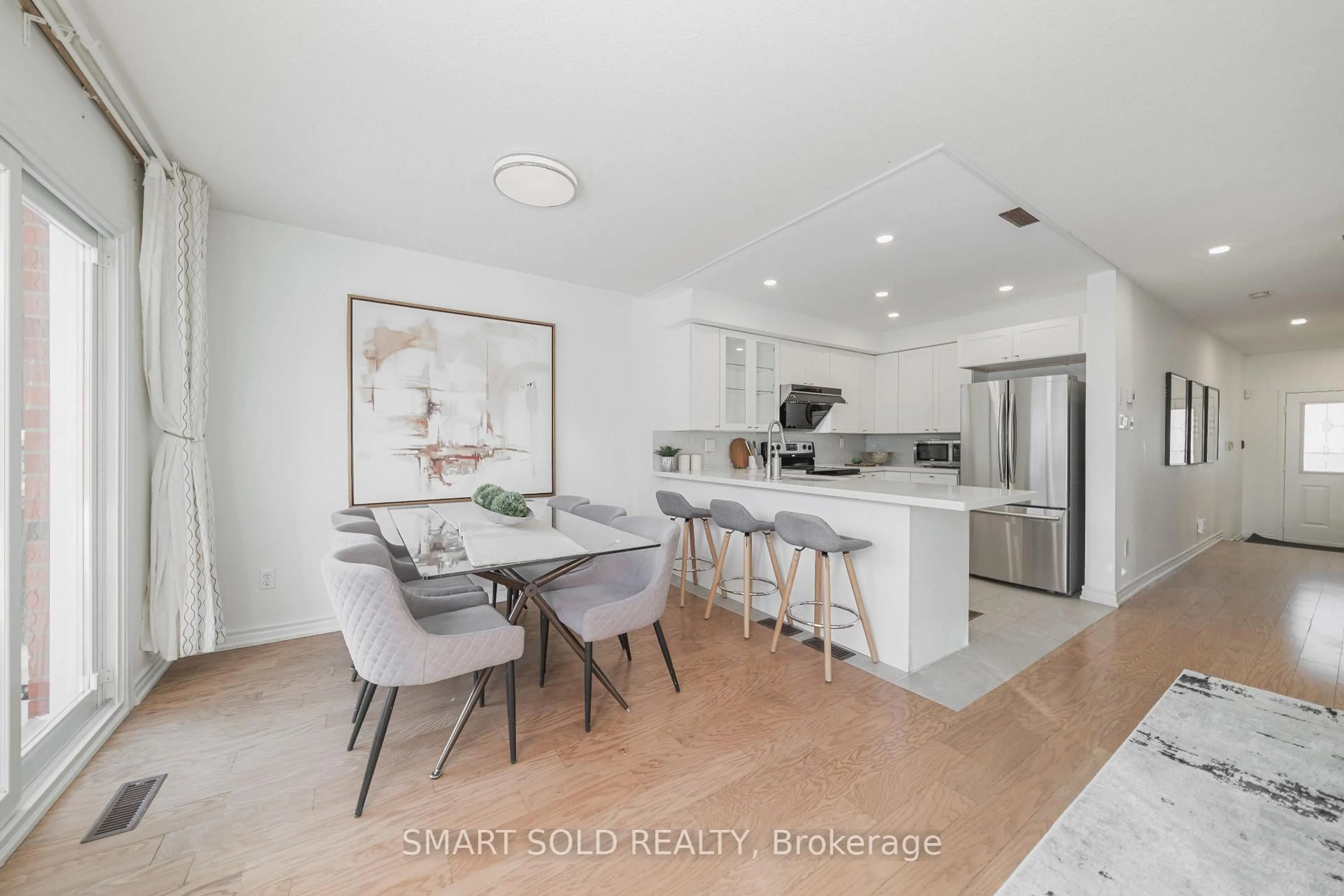 Open concept kitchen, unknown for 29 Breezeway Cres, Richmond Hill Ontario L4S 1V7