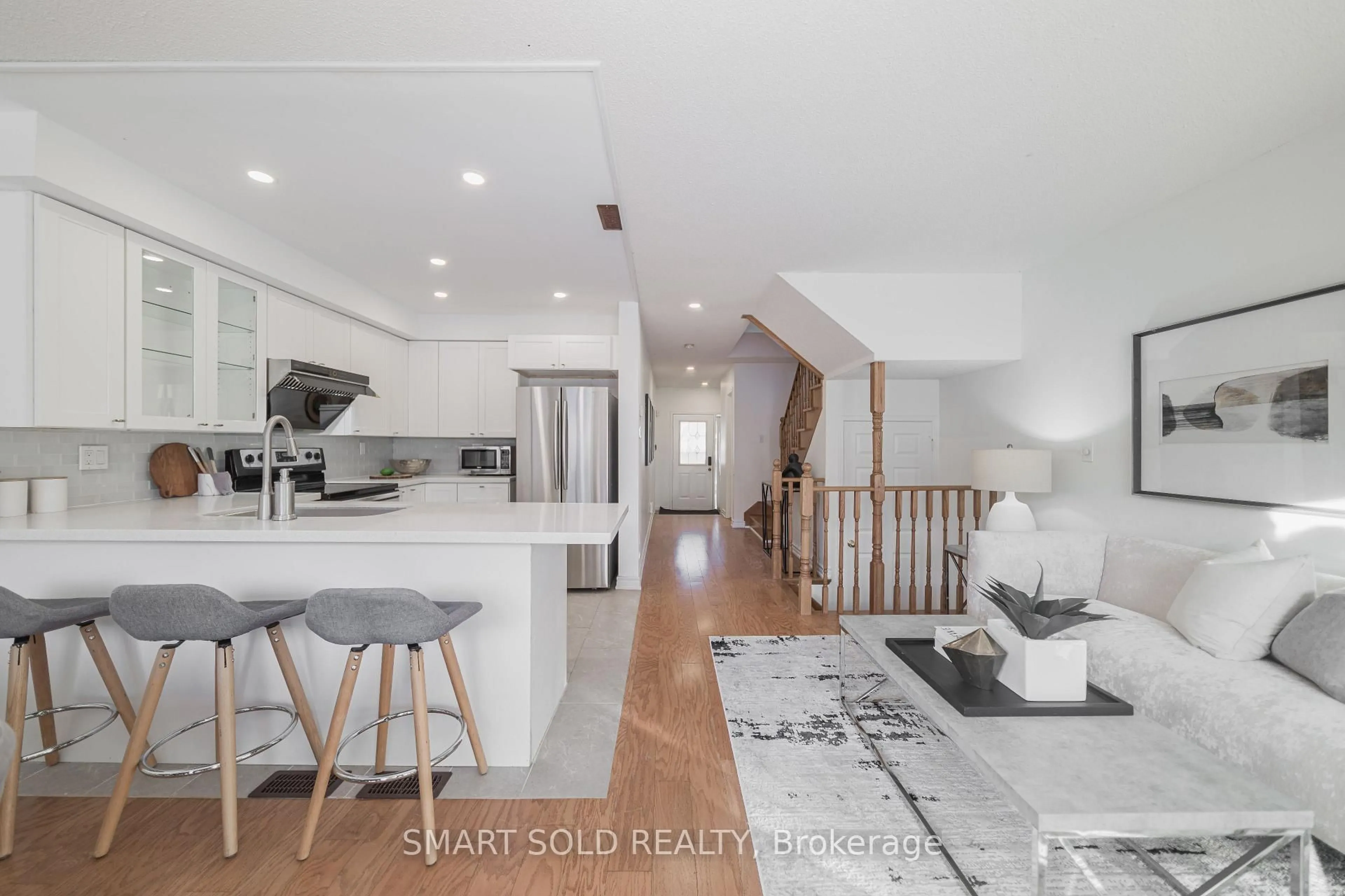 Open concept kitchen, unknown for 29 Breezeway Cres, Richmond Hill Ontario L4S 1V7