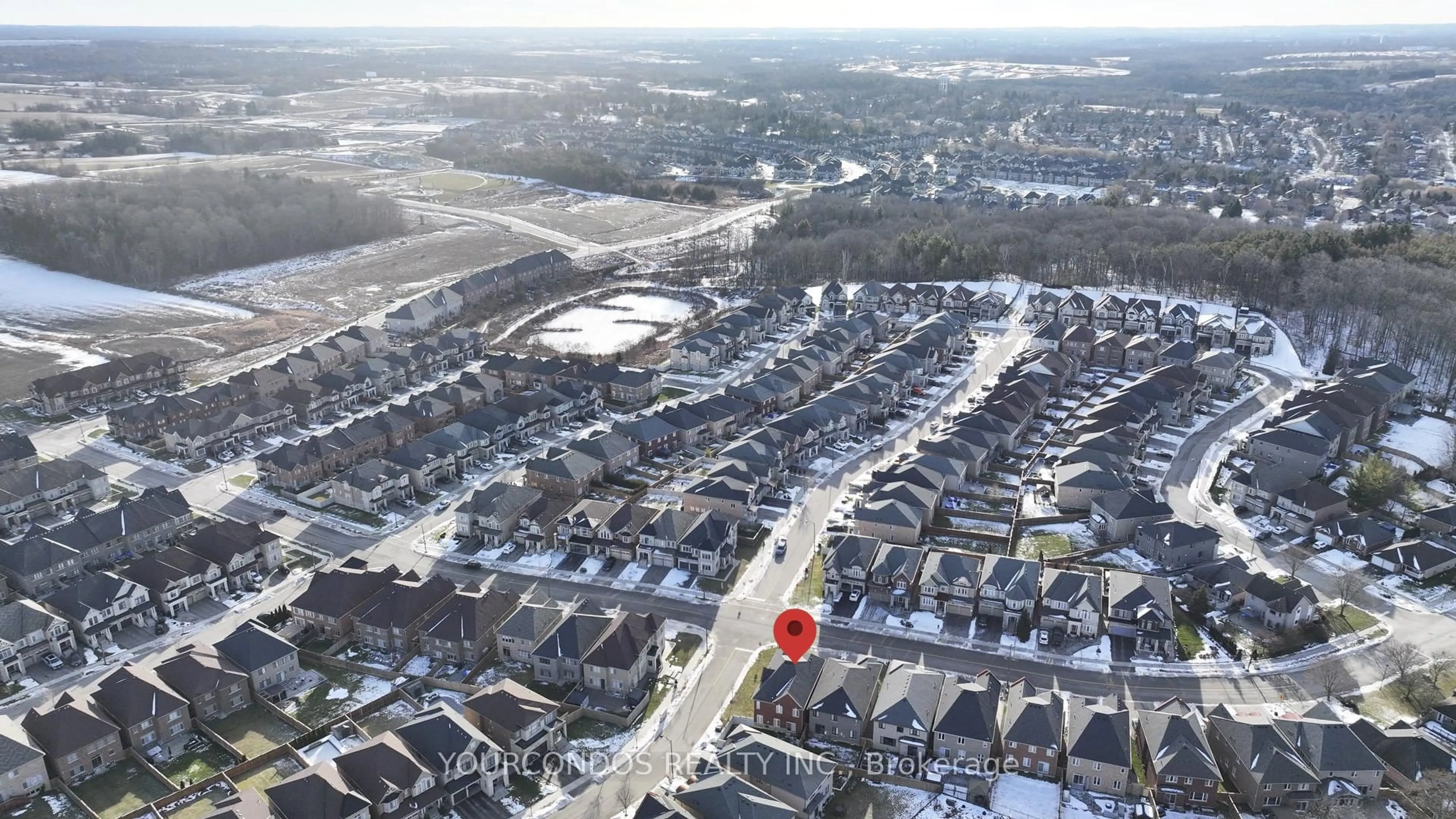 A pic from outside/outdoor area/front of a property/back of a property/a pic from drone, street for 100 BECKETT Ave, East Gwillimbury Ontario L9N 0S7