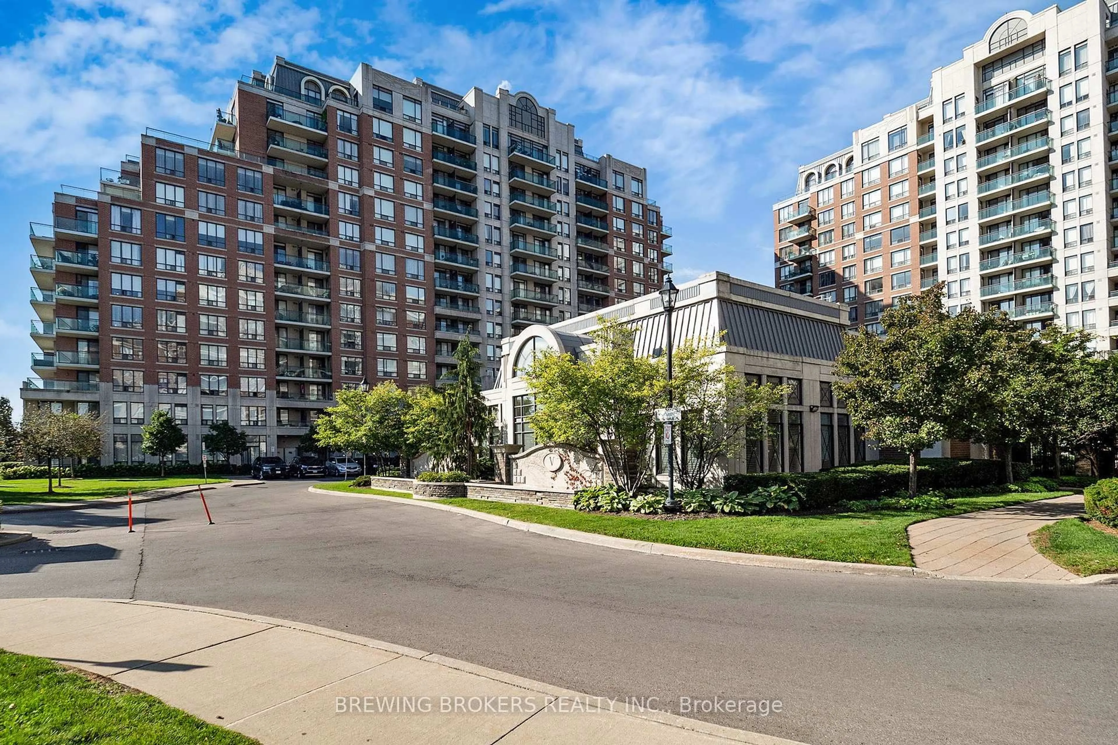 A pic from outside/outdoor area/front of a property/back of a property/a pic from drone, street for 310 Red Maple Rd #302, Richmond Hill Ontario L4C 0T7