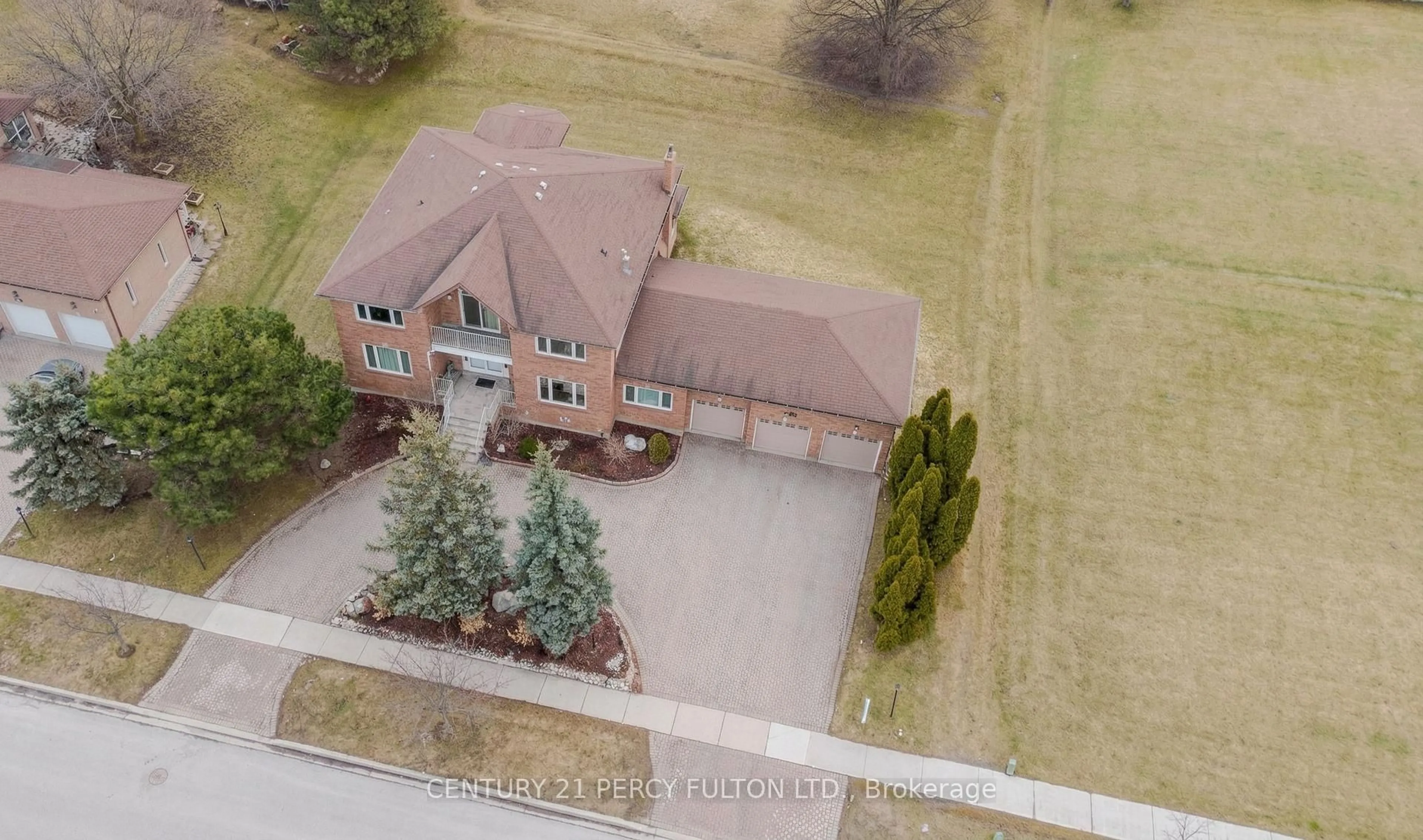 A pic from outside/outdoor area/front of a property/back of a property/a pic from drone, unknown for 89 Beckenridge Dr, Markham Ontario L3S 3B1