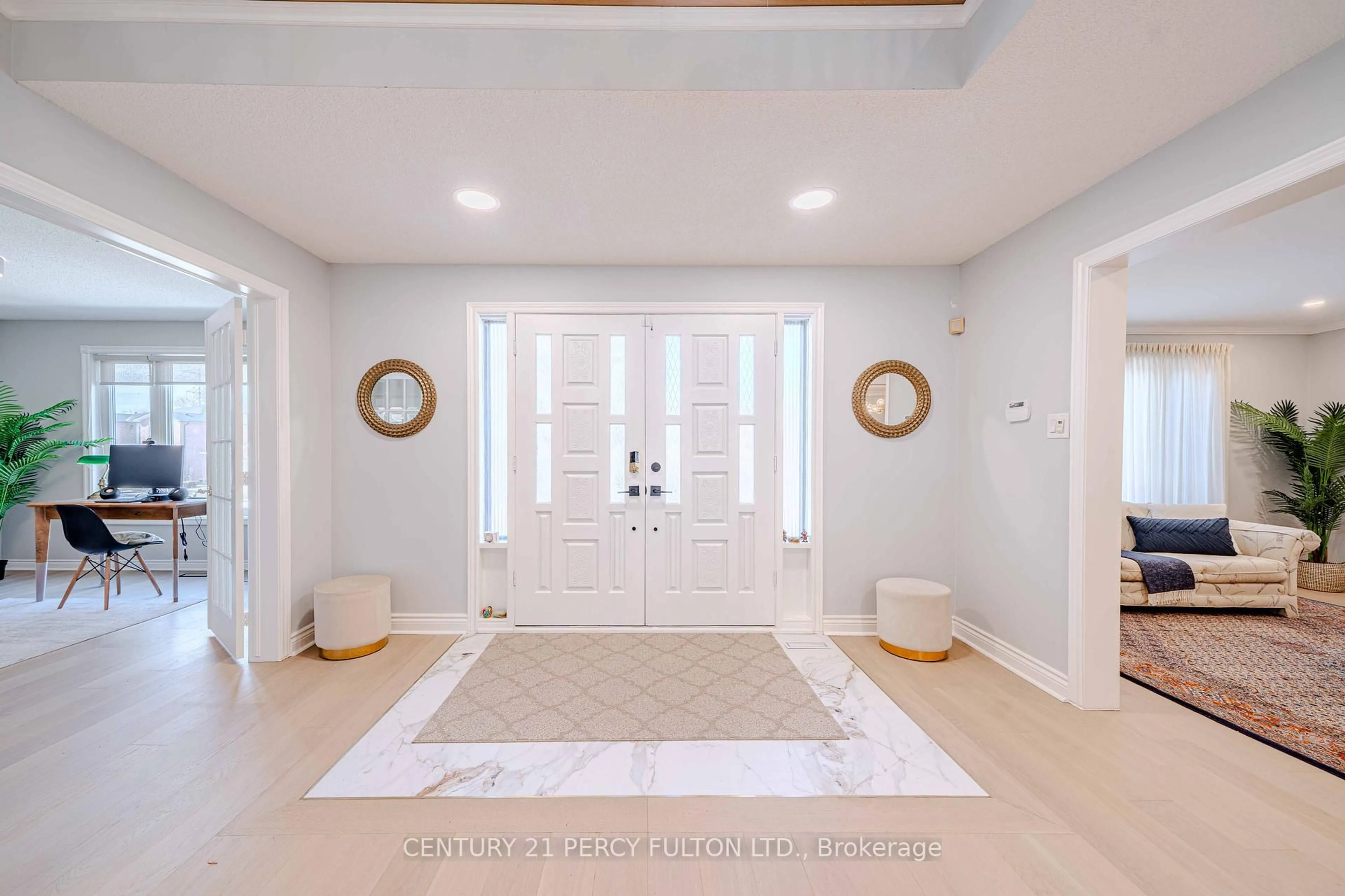 Indoor entryway for 89 Beckenridge Dr, Markham Ontario L3S 3B1