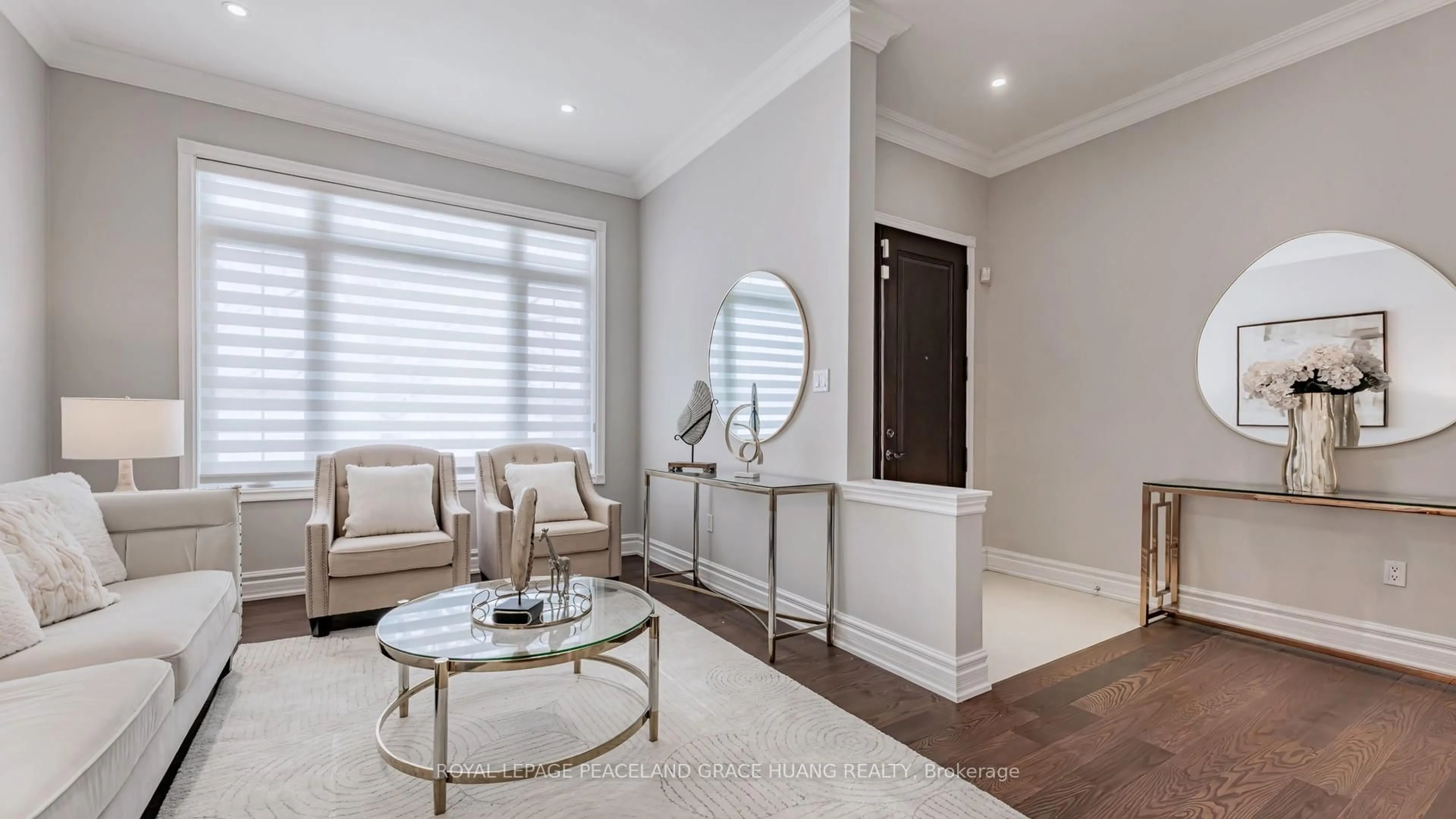 Living room with furniture, unknown for 341 Tower Hill Rd, Richmond Hill Ontario L4E 0A6