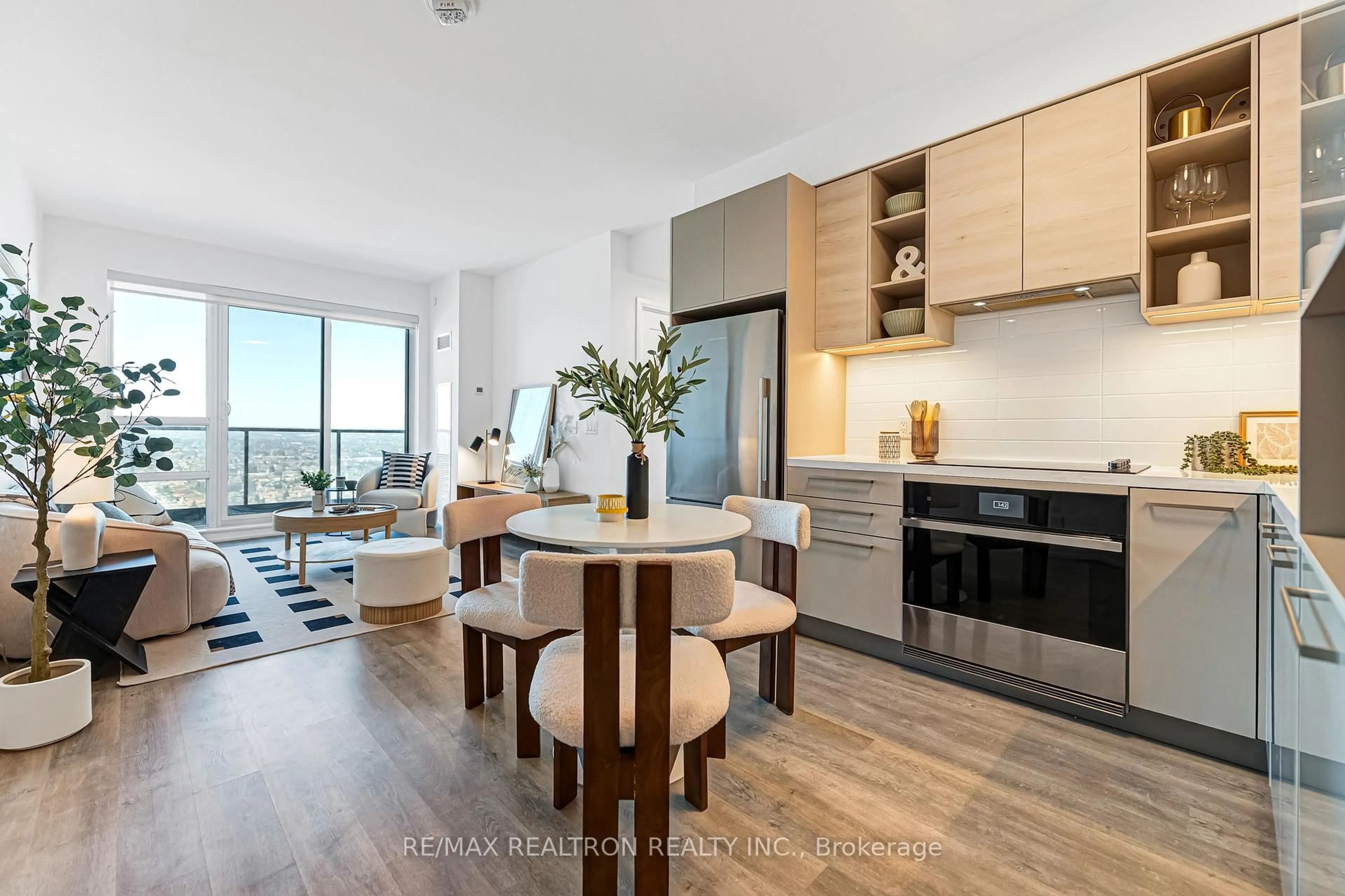 Open concept kitchen, wood/laminate floor for 38 Simcoe Prom #403C, Markham Ontario L6G 0H7