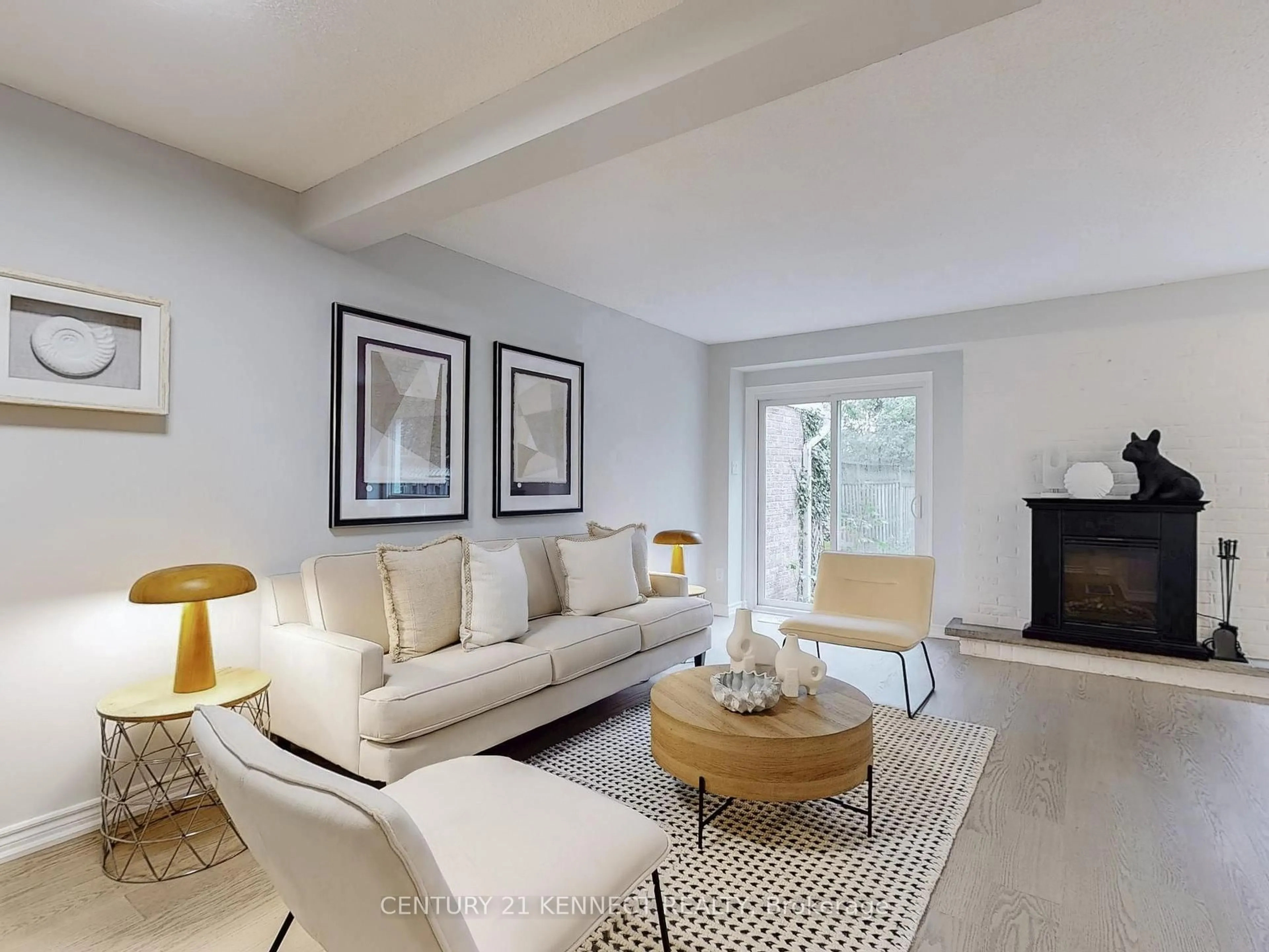 Living room with furniture, unknown for 105 Carlton Rd #8, Markham Ontario L3R 1Z8