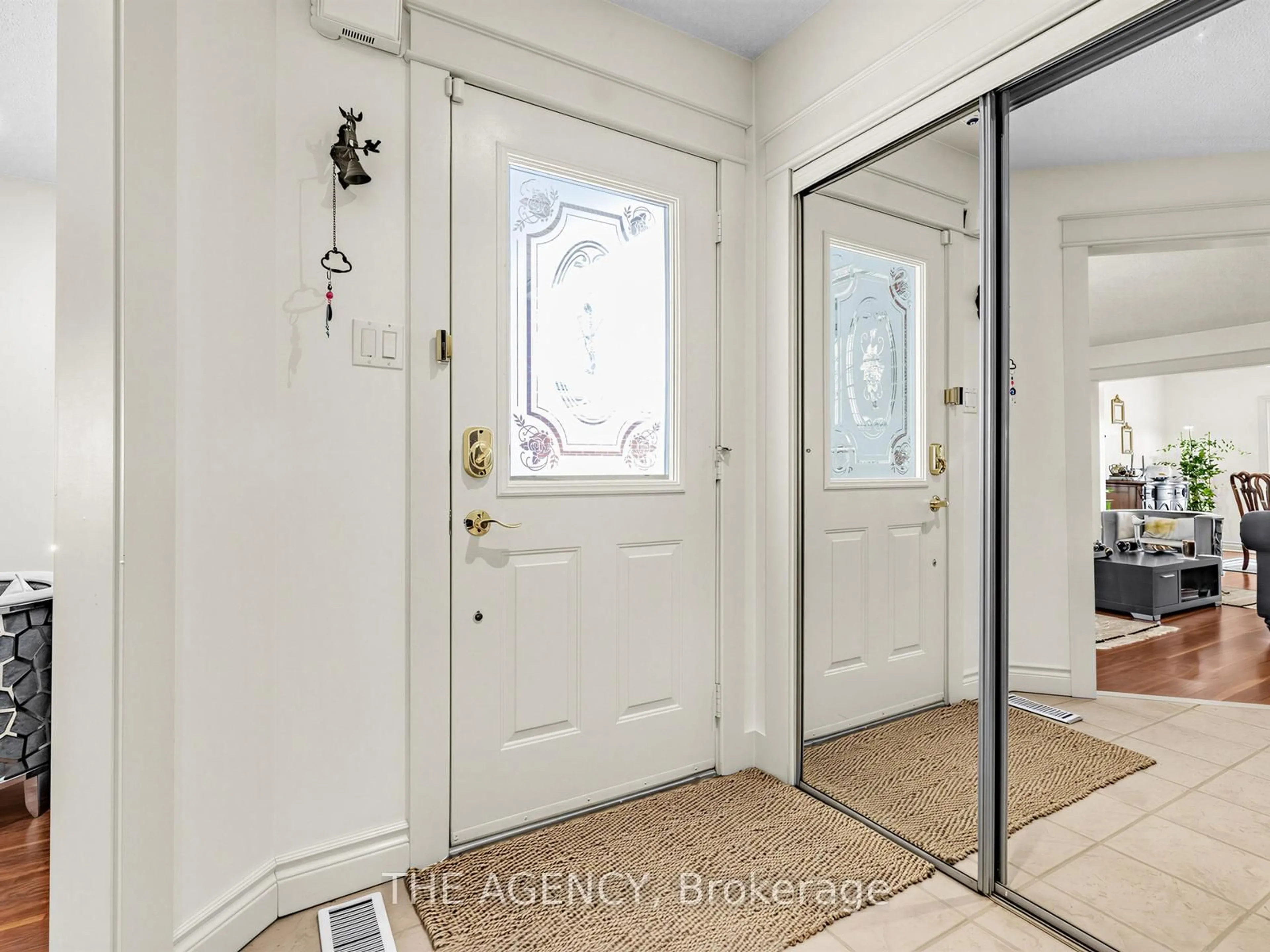 Indoor entryway for 146 Crosby Ave, Richmond Hill Ontario L4C 9N5