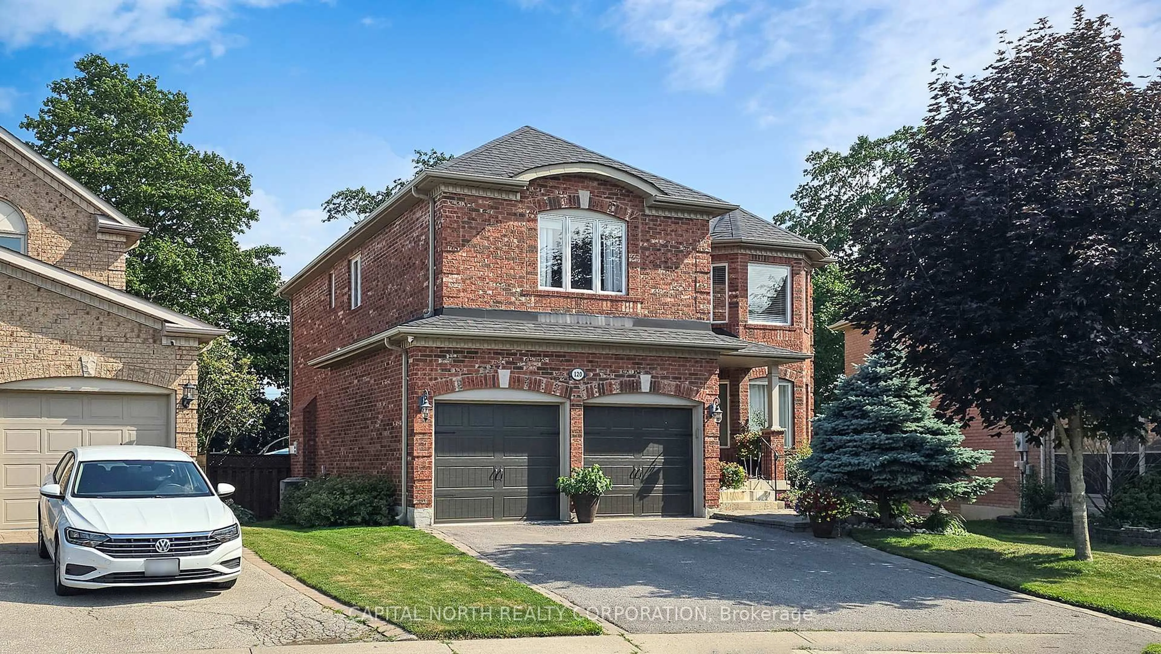 Home with brick exterior material, street for 120 Bothwell Cres, Newmarket Ontario L3X 2K5