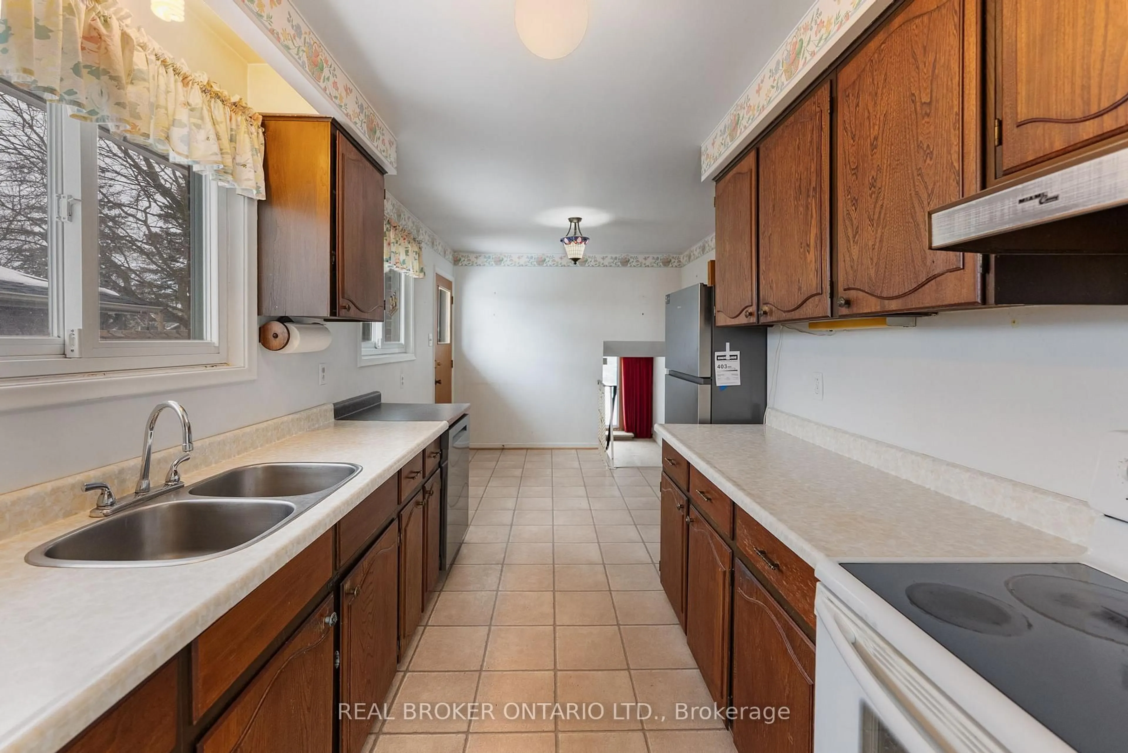 Standard kitchen, unknown for 5 Joseph St, Uxbridge Ontario L9P 1H9