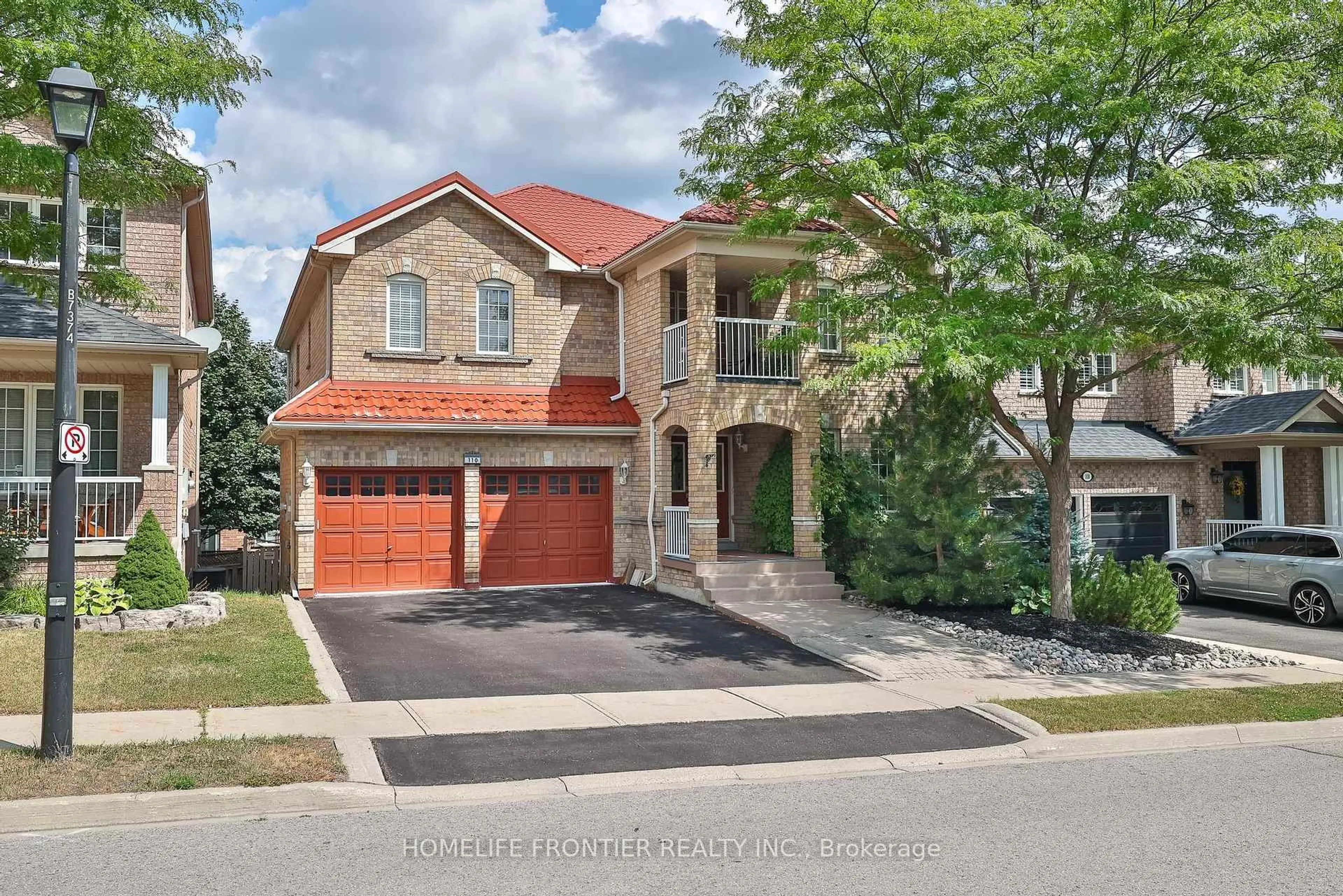 Home with brick exterior material, street for 110 Red River Cres, Newmarket Ontario L3X 2R1