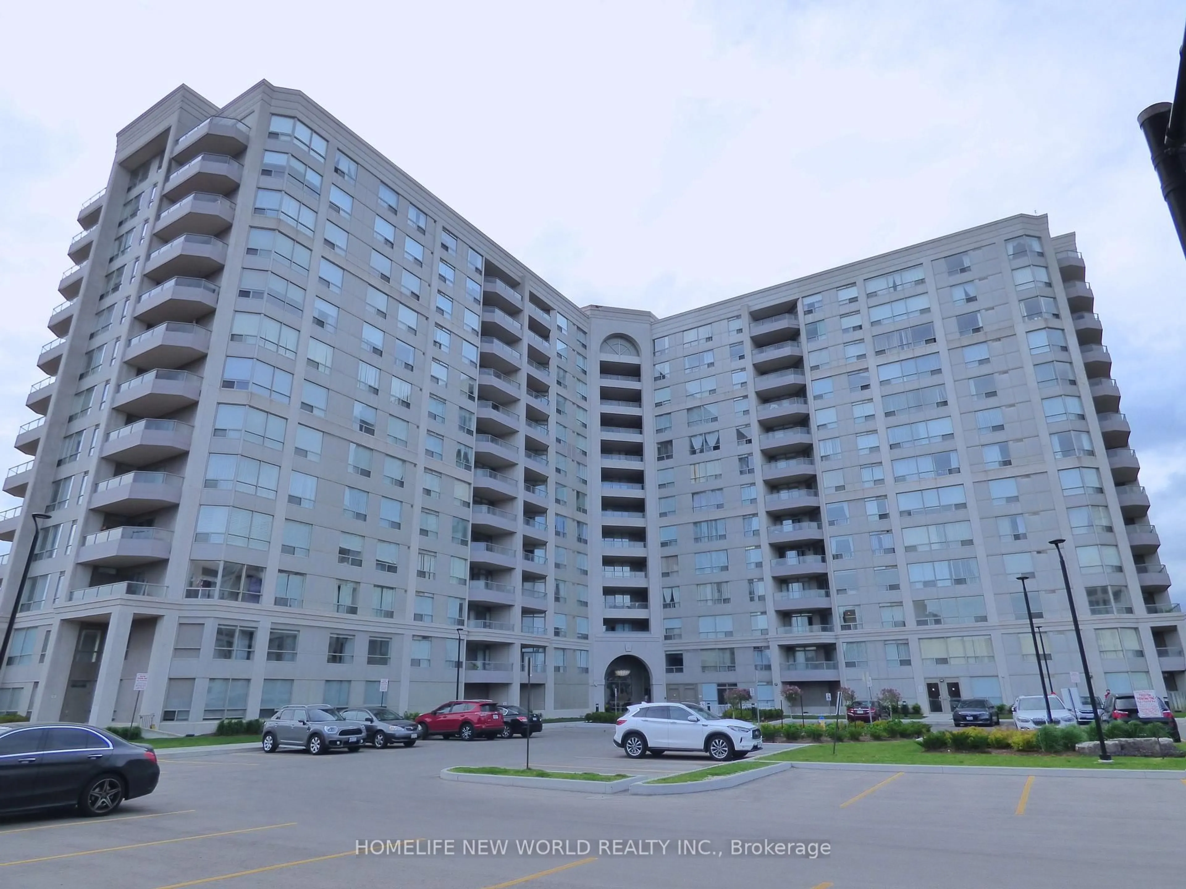 A pic from outside/outdoor area/front of a property/back of a property/a pic from drone, unknown for 9015 Leslie St #507, Richmond Hill Ontario L4B 4J8