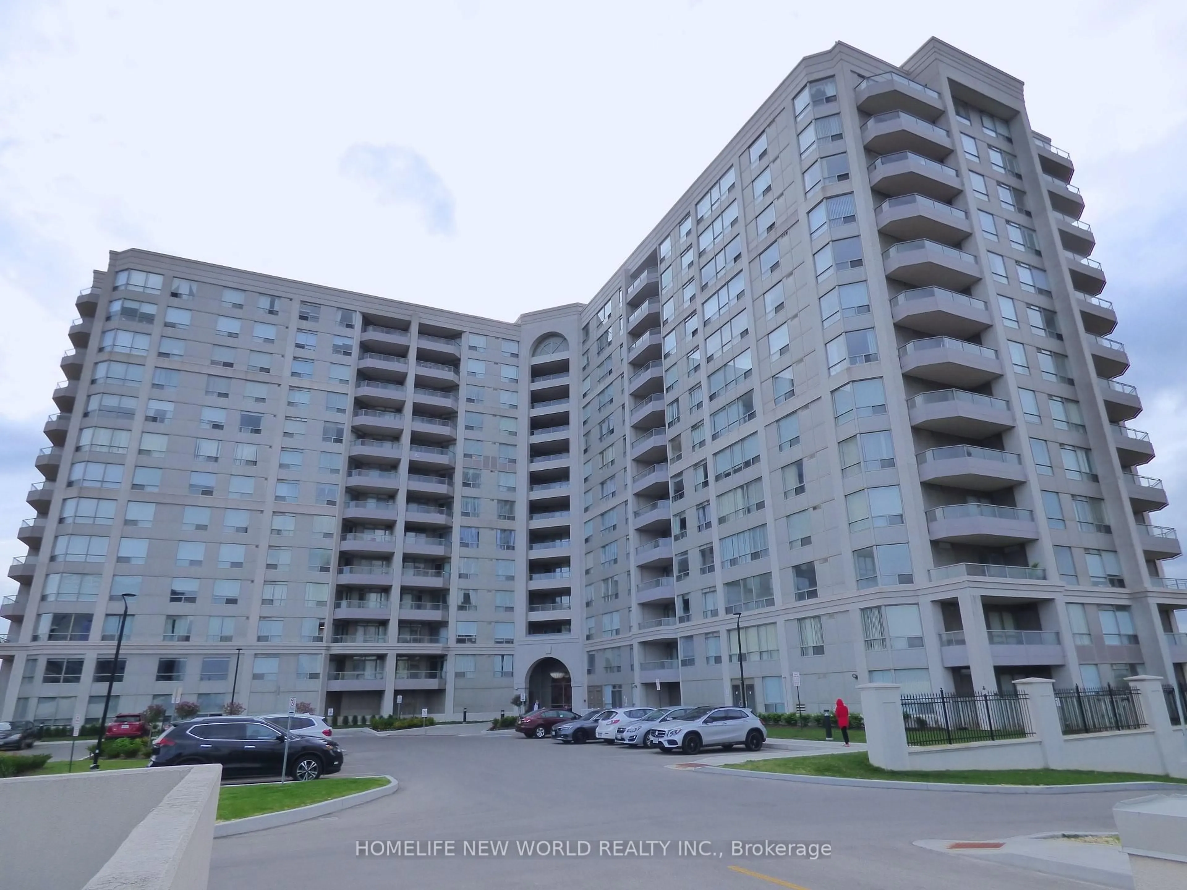 A pic from outside/outdoor area/front of a property/back of a property/a pic from drone, unknown for 9015 Leslie St #507, Richmond Hill Ontario L4B 4J8