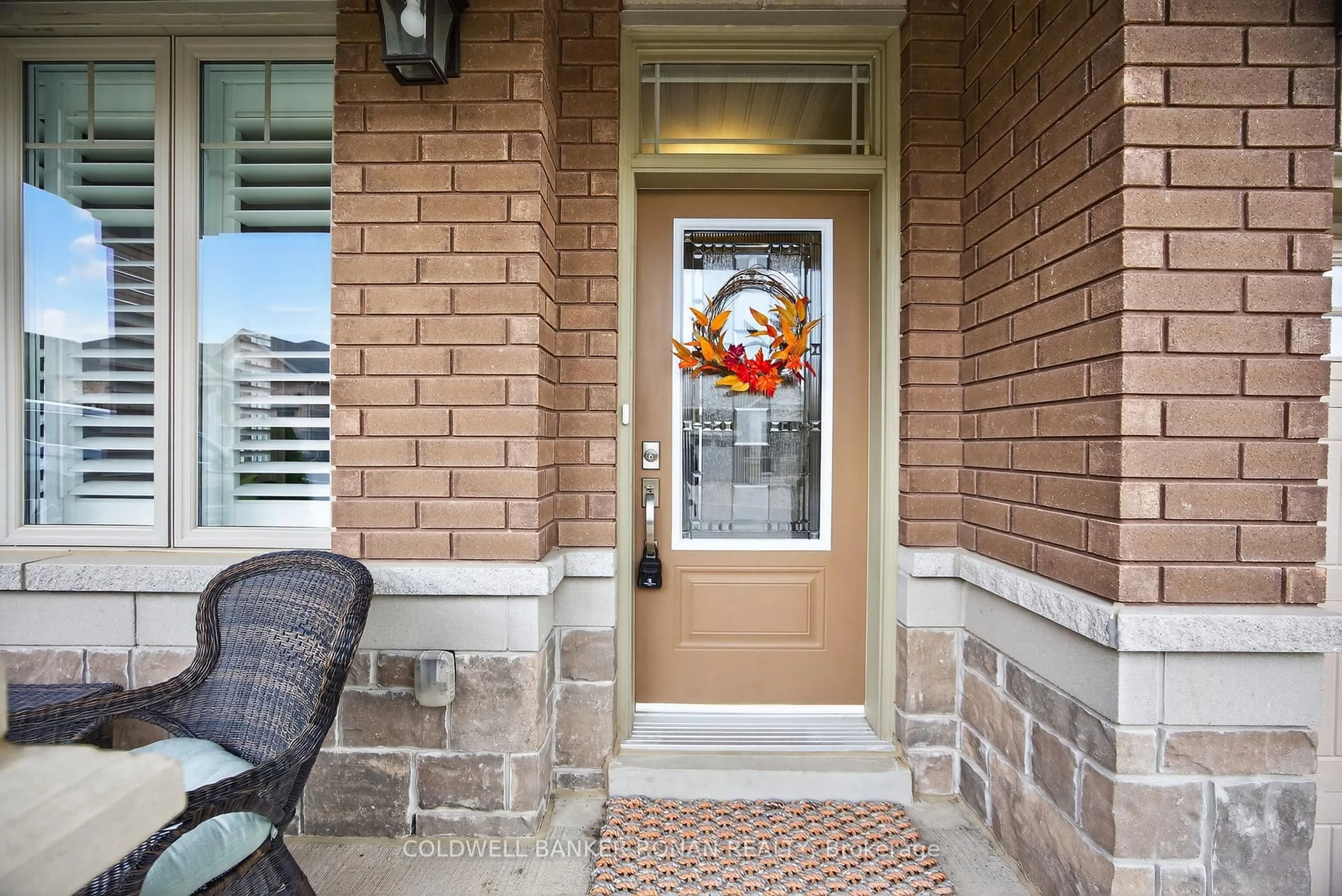 Indoor entryway for 73 Summerhill Dr #10, New Tecumseth Ontario L9R 0S5