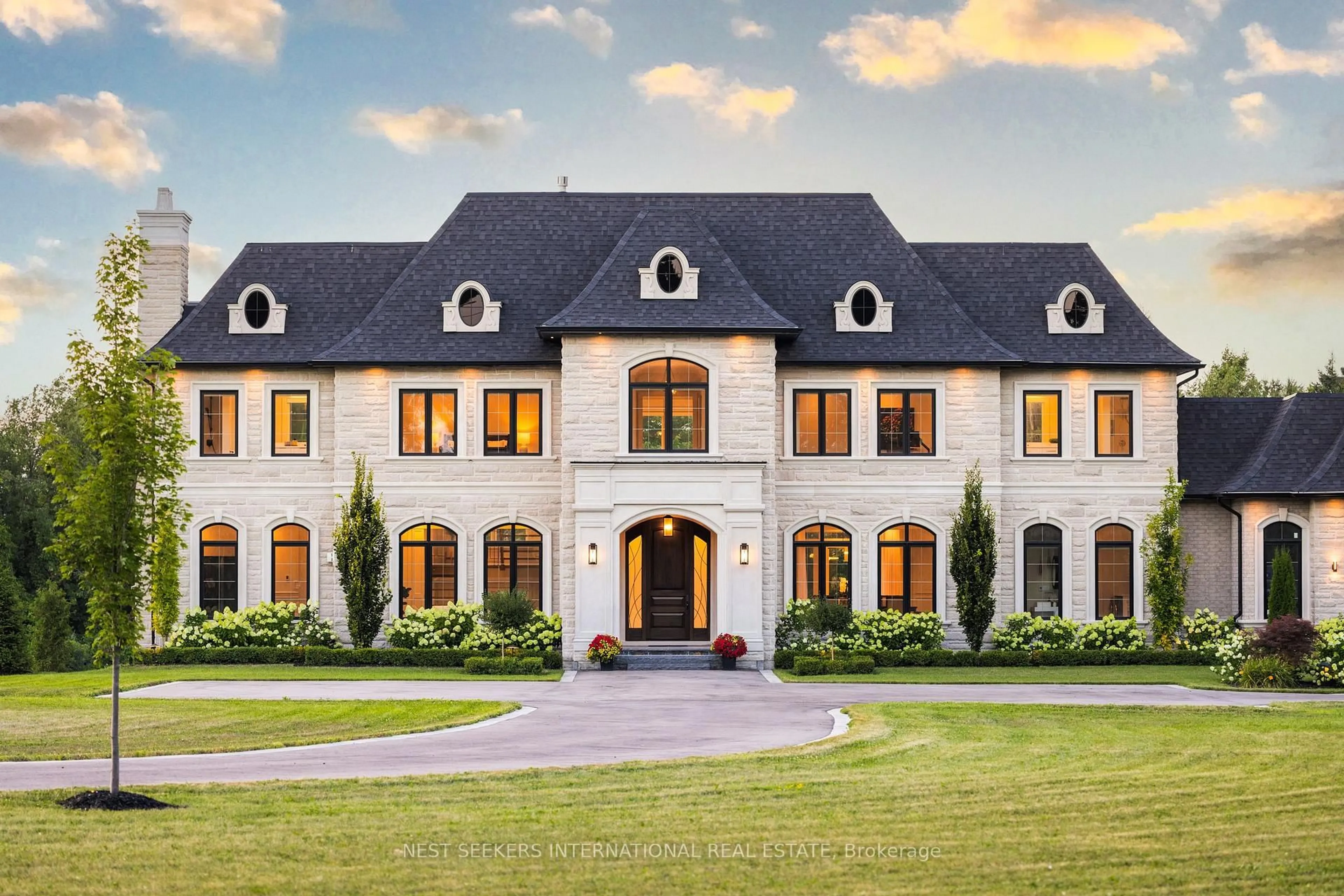 Home with brick exterior material, unknown for 920 18TH Sdrd, King Ontario L7B 1K5