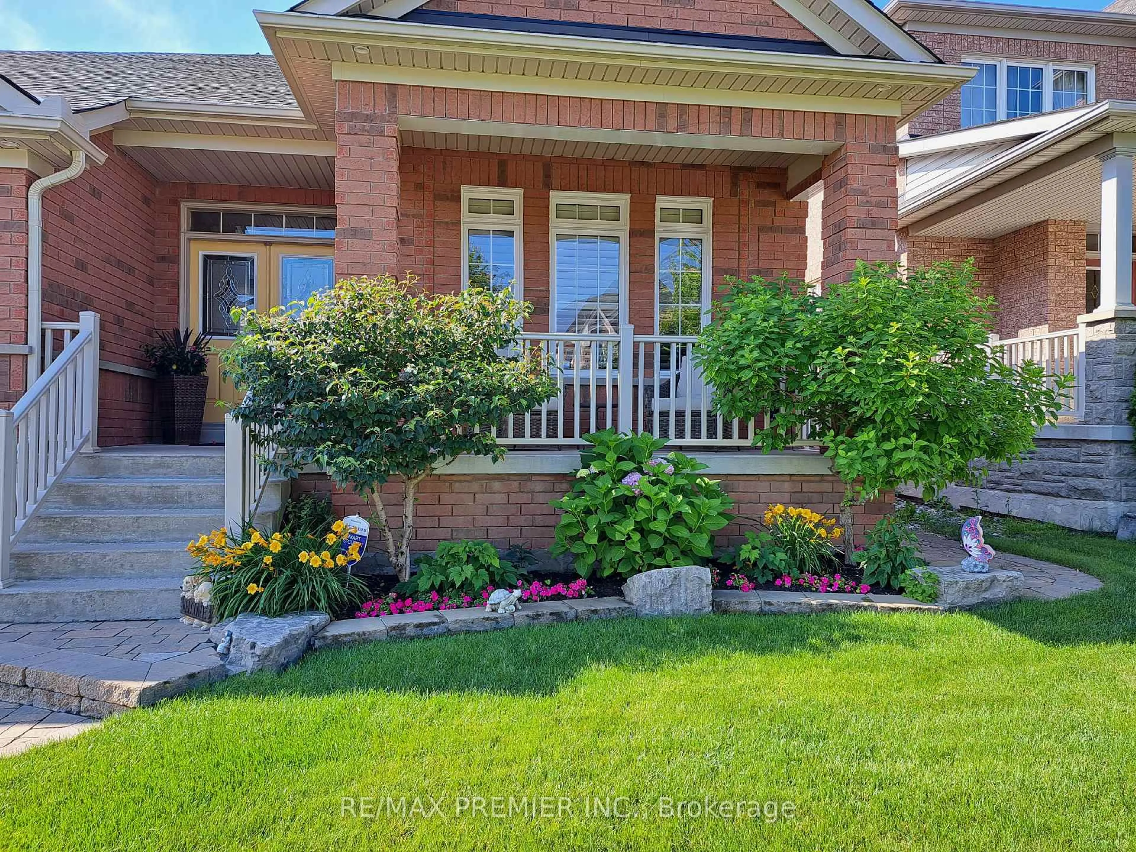 Home with brick exterior material, street for 11 Eakins Dr, Aurora Ontario L4G 0G7
