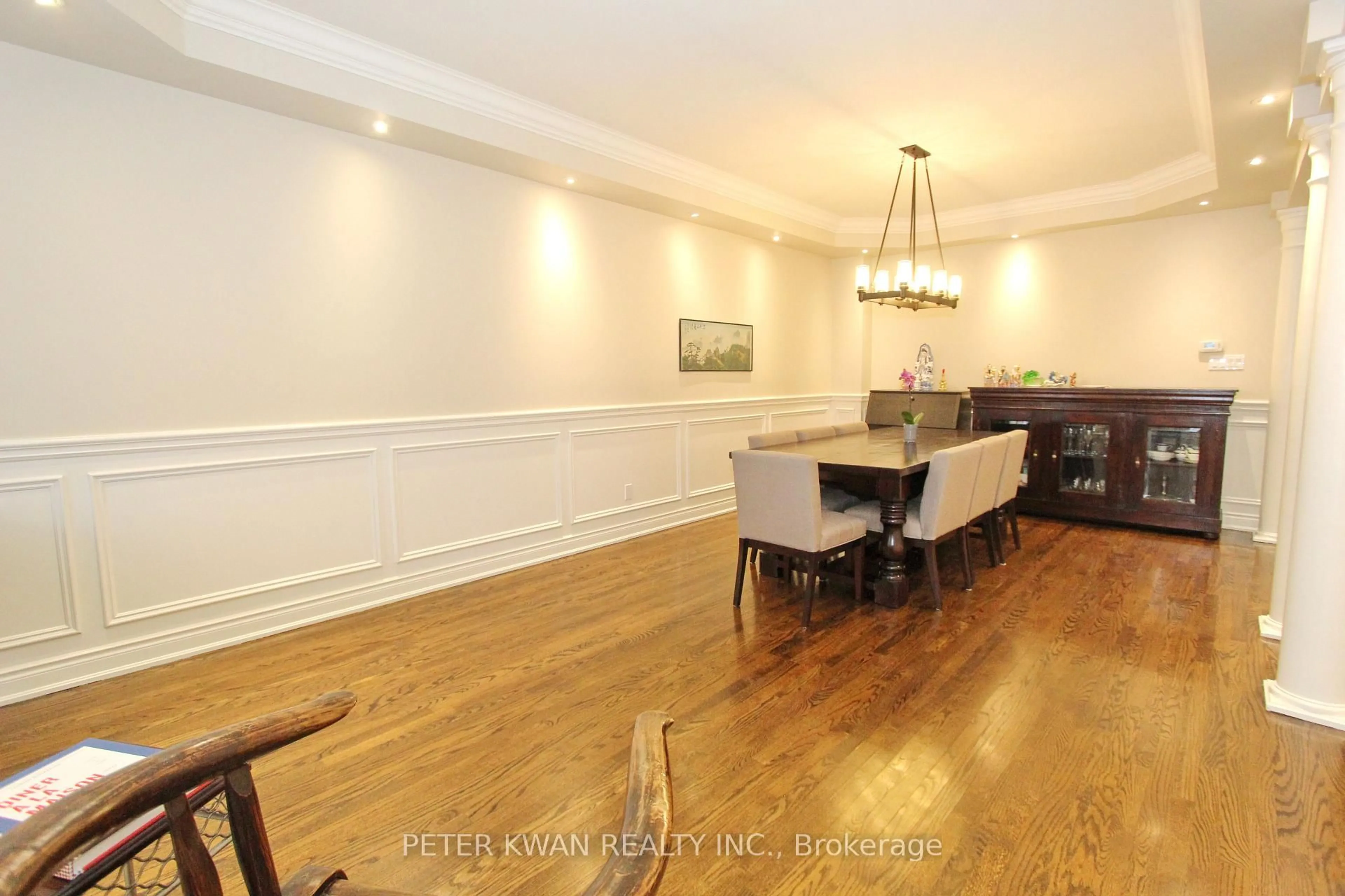 Dining room, wood/laminate floor for 19 Seabreeze Ave, Vaughan Ontario L4J 8R6